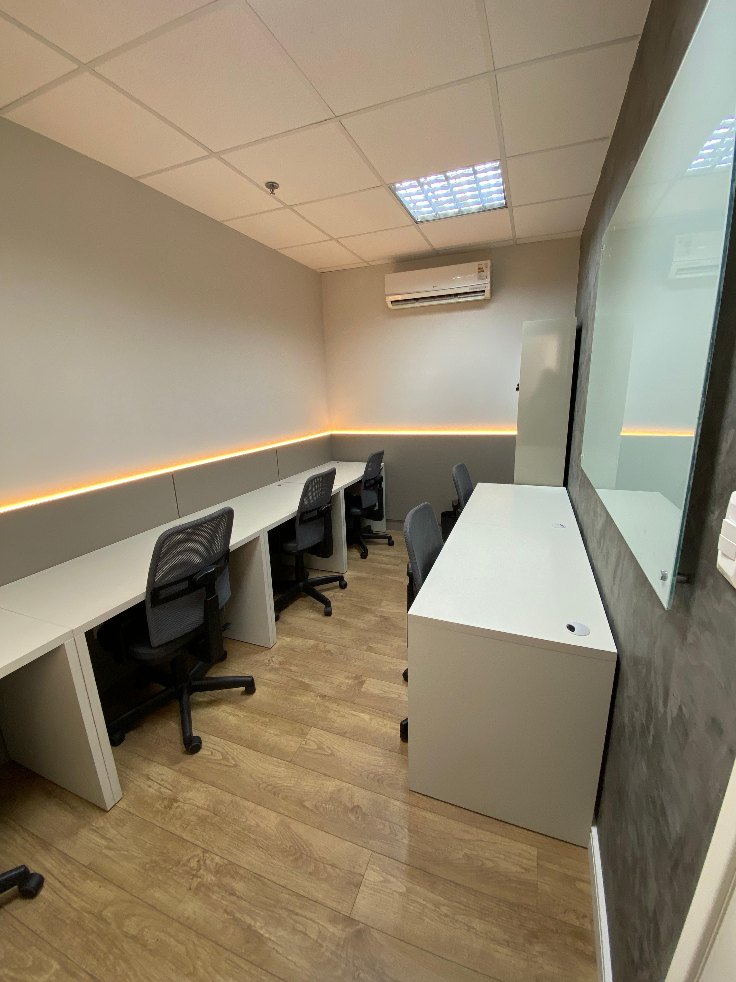 Foto da sala Escritório privativo para 6 posições · 10 a 20 m² em Vale do Sereno, Nova Lima (2/3)