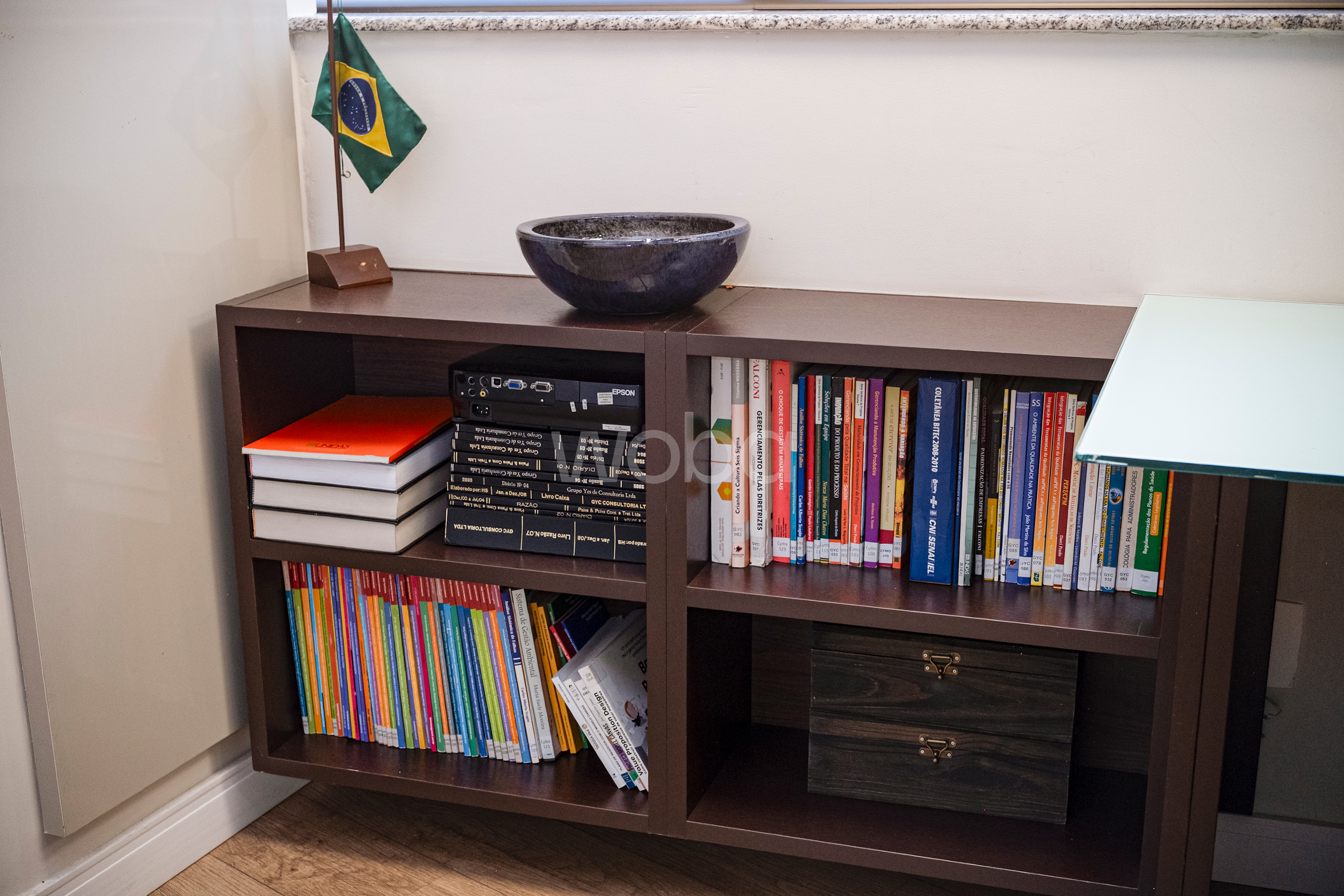 Foto da sala Escritório privativo para 6 posições · 10 a 20 m² em Vale do Sereno, Nova Lima (3/3)
