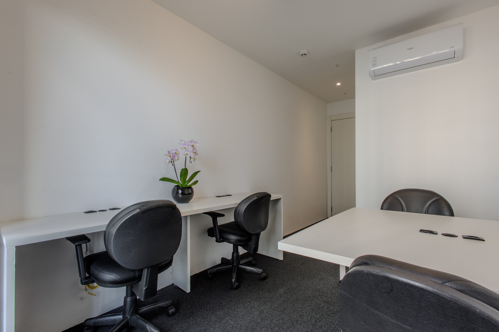 Foto de la sala Oficina privada para 4 puestos · 10 a 20 m² en Pinheiros, São Paulo (3/3)