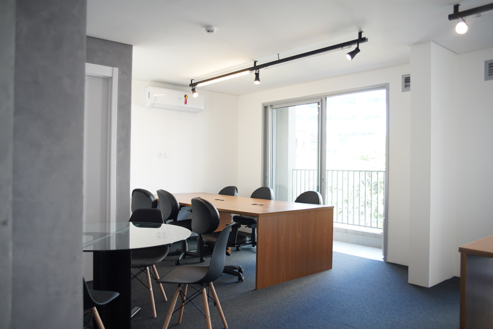 Foto da sala Escritório privativo para 14 posições · 40 a 50 m² em Pinheiros, São Paulo (3/3)