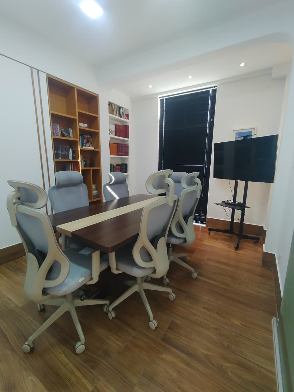 Foto de la sala Sala de Reunião Guaporé — Coworking Pantanal (3/12)