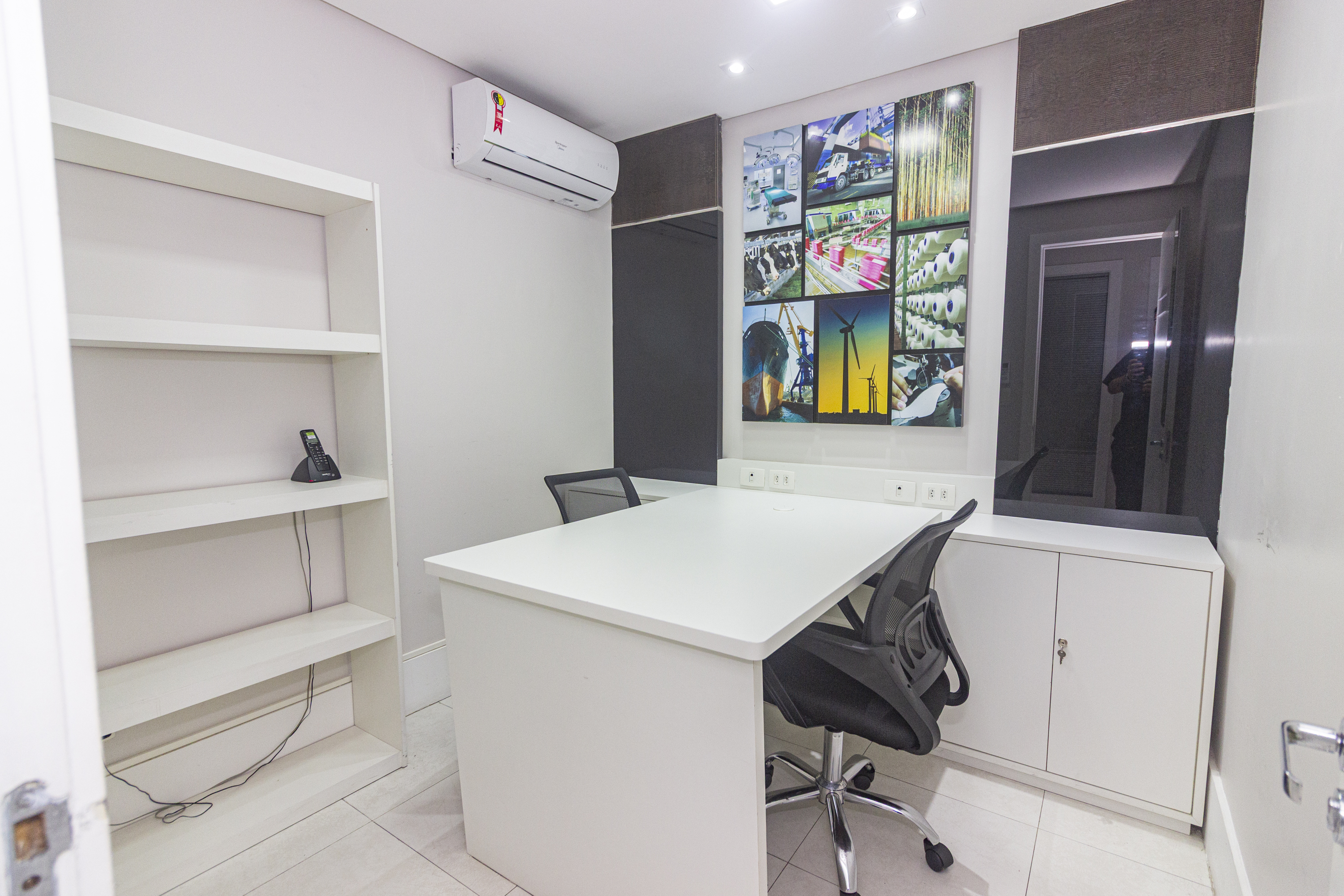 Foto da sala Escritório privativo para 1 posição · 0 a 10 m² em Aldeota, Fortaleza (1/3)