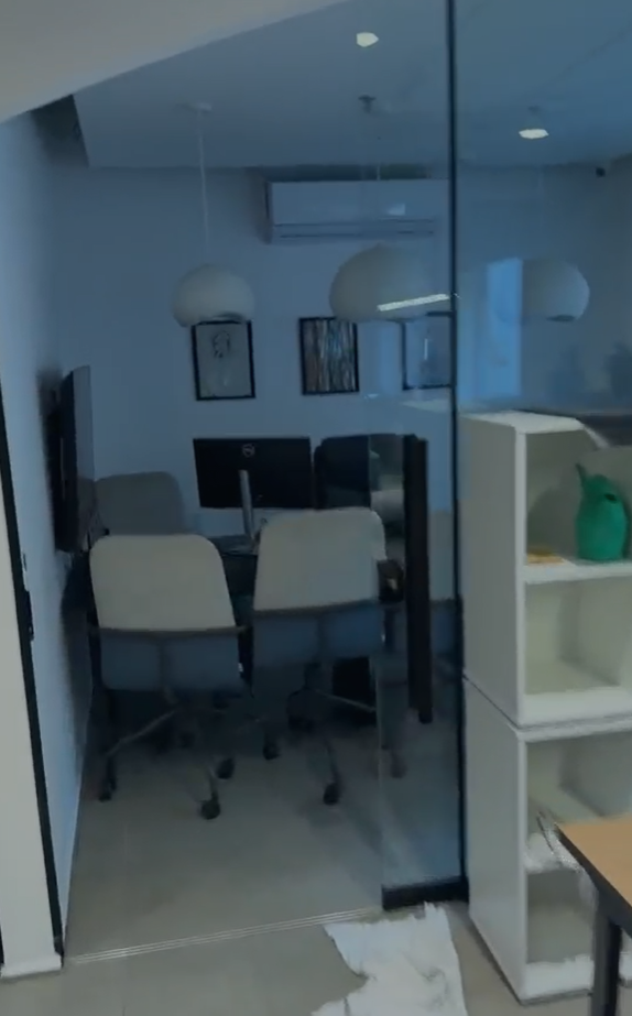 Foto da sala Escritório privativo para 22 posições · 90 a 100 m² em Pinheiros, São Paulo (2/3)