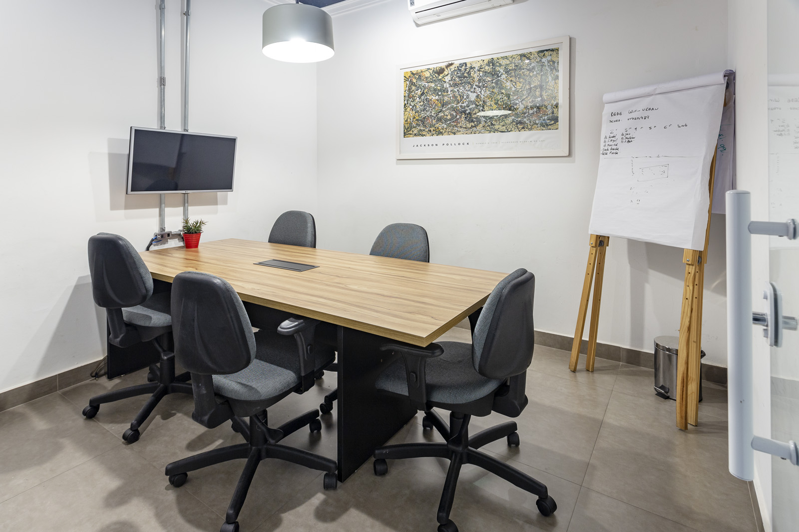 Foto da sala sala de reunião 1 — Urban Cowork (3/15)