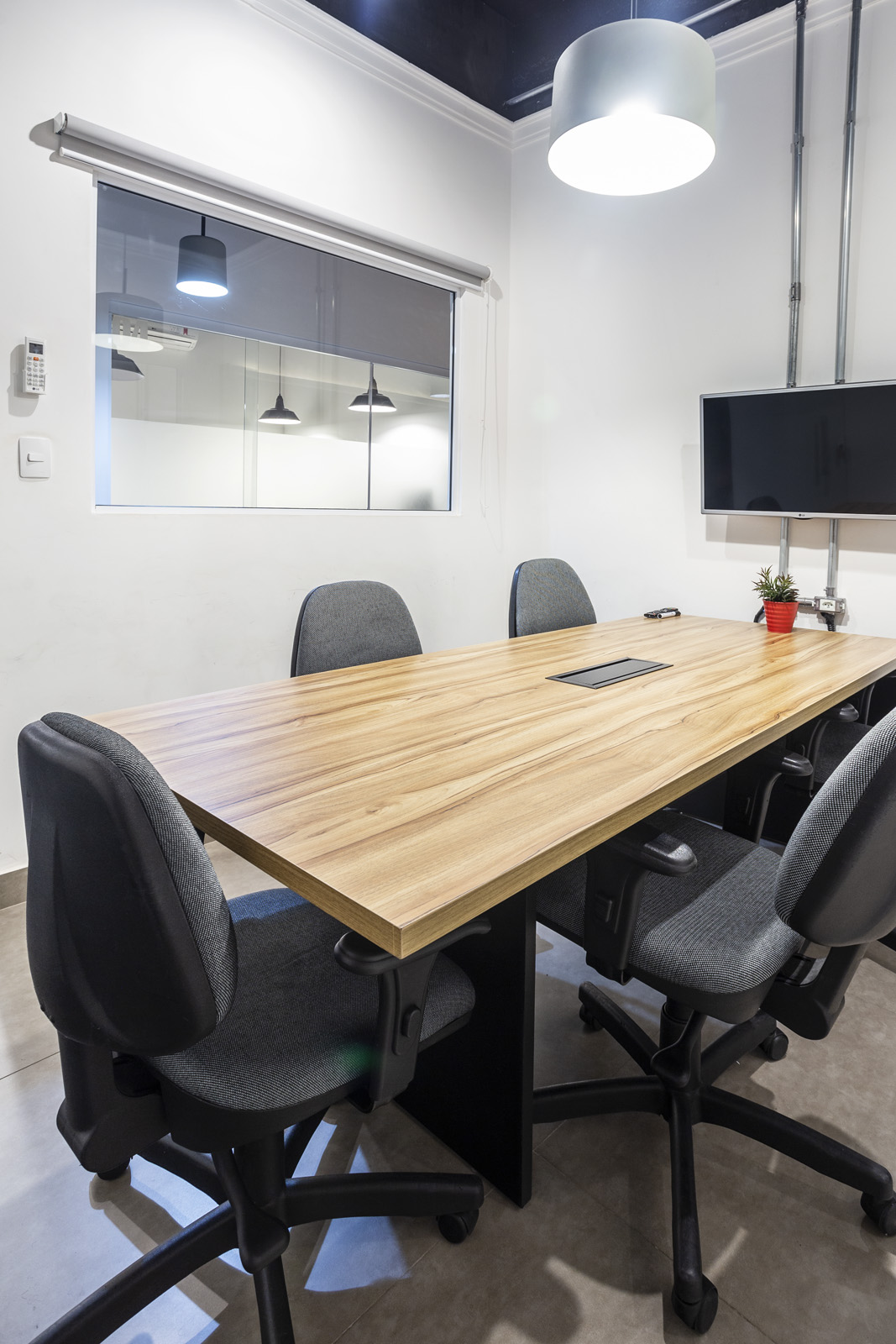 Foto da sala sala de reunião 1 — Urban Cowork (2/15)