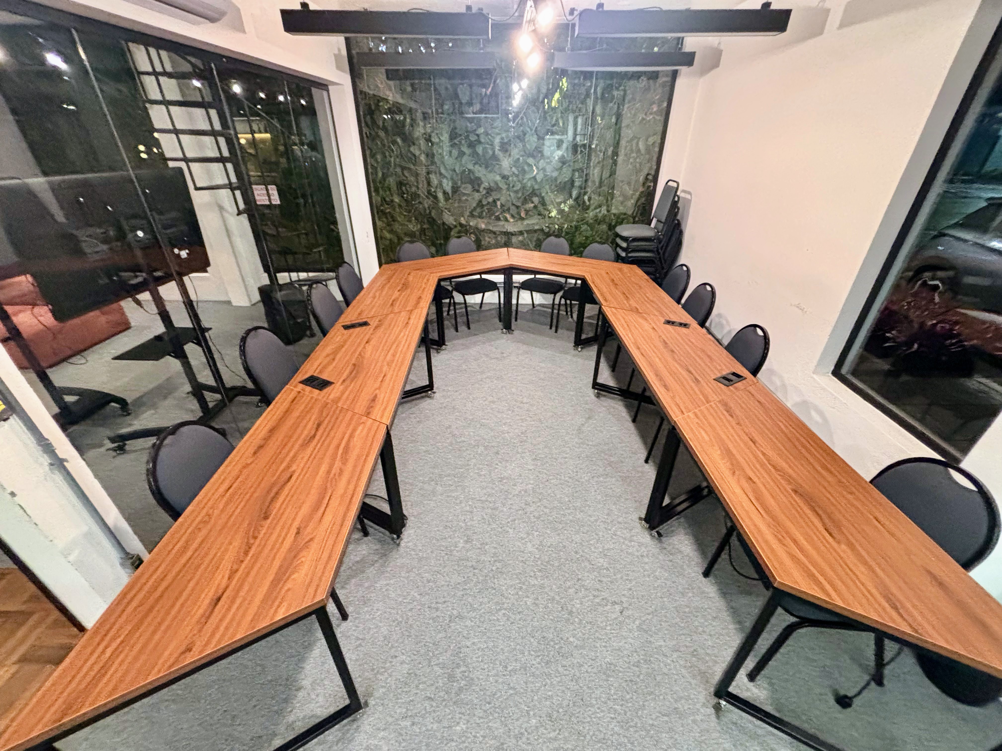 Foto da sala Sala Tóquio | 12| 20 U - RI — XYZ Coworking Joinville (3/13)