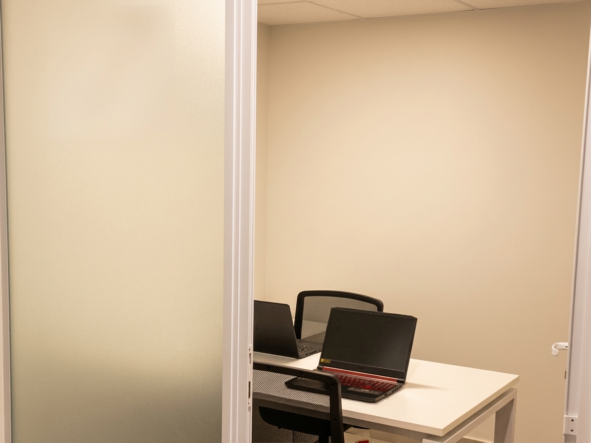 Foto de la sala Oficina privada para 2 puestos · 0 a 10 m² en Santa Mônica, Uberlândia (2/3)