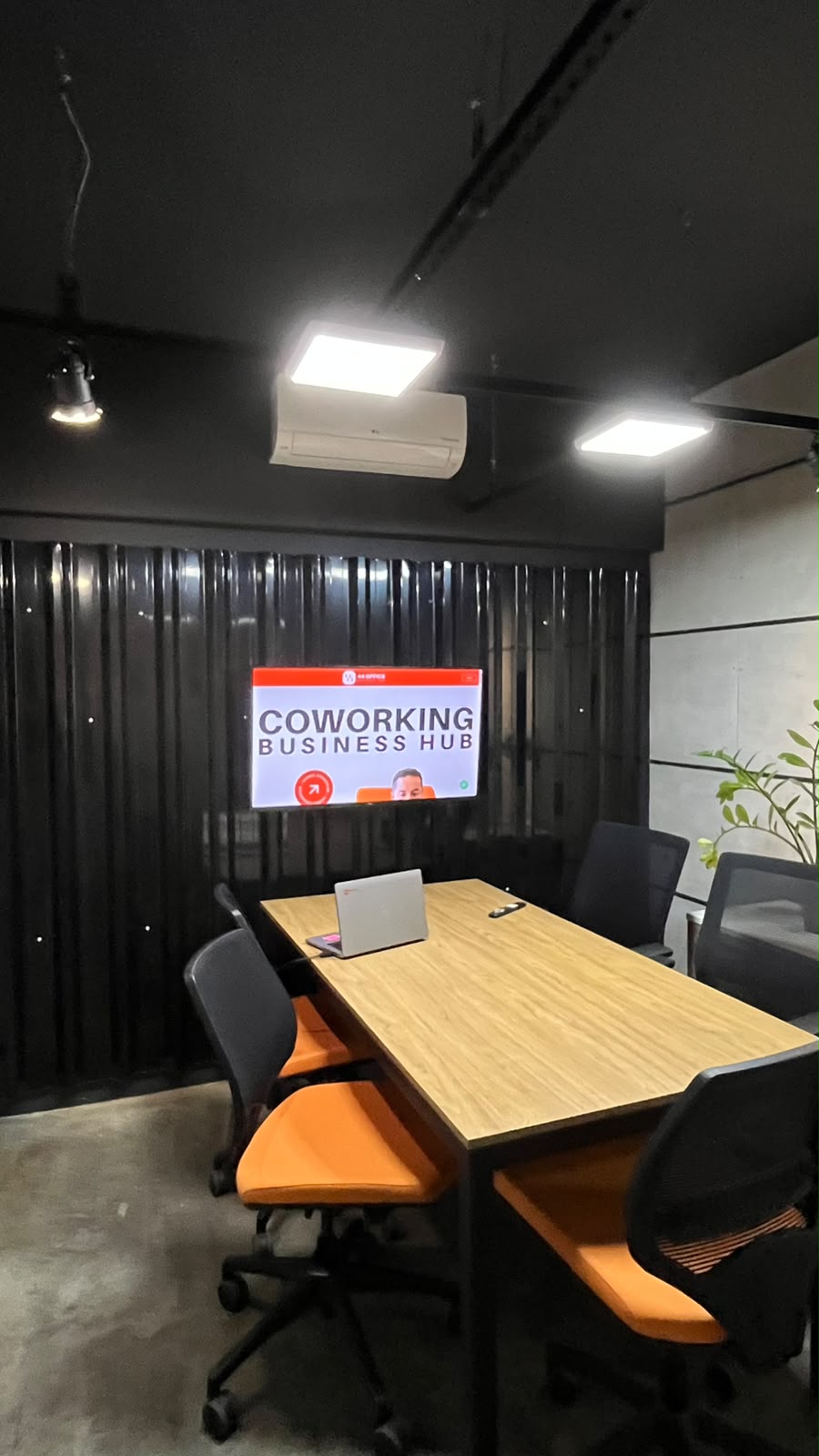 Photo of the room Sala 04 - RI — 44office (4/15)