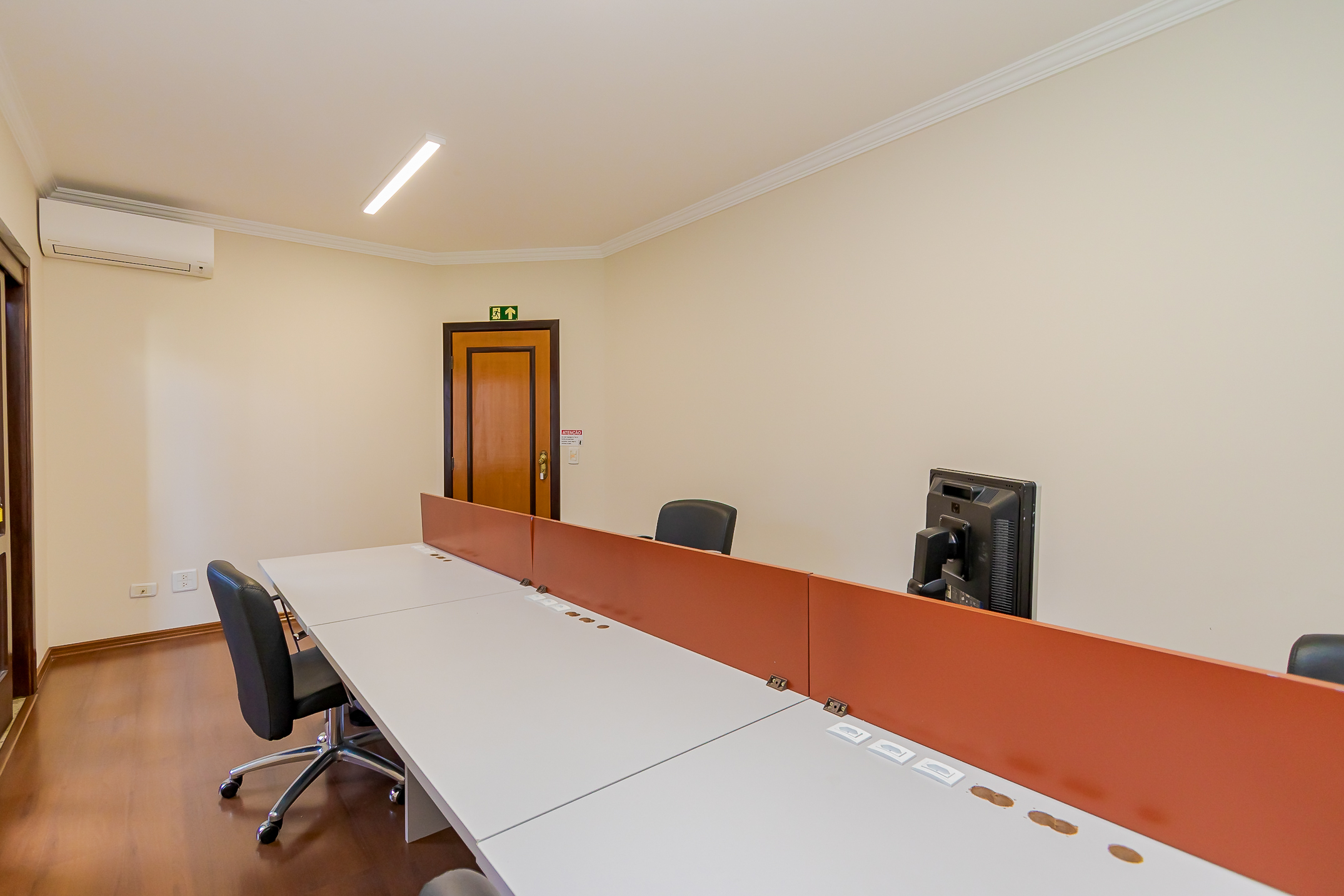 Foto da sala Escritório privativo para 16 posições · 30 a 40 m² em Jardim das Américas, Curitiba (5/5)