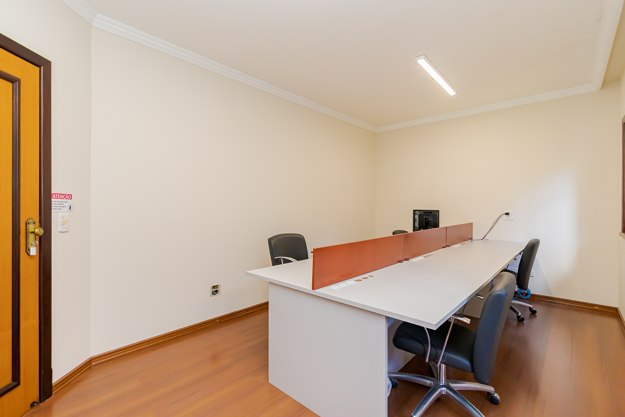 Foto da sala Escritório privativo para 16 posições · 30 a 40 m² em Jardim das Américas, Curitiba (4/5)
