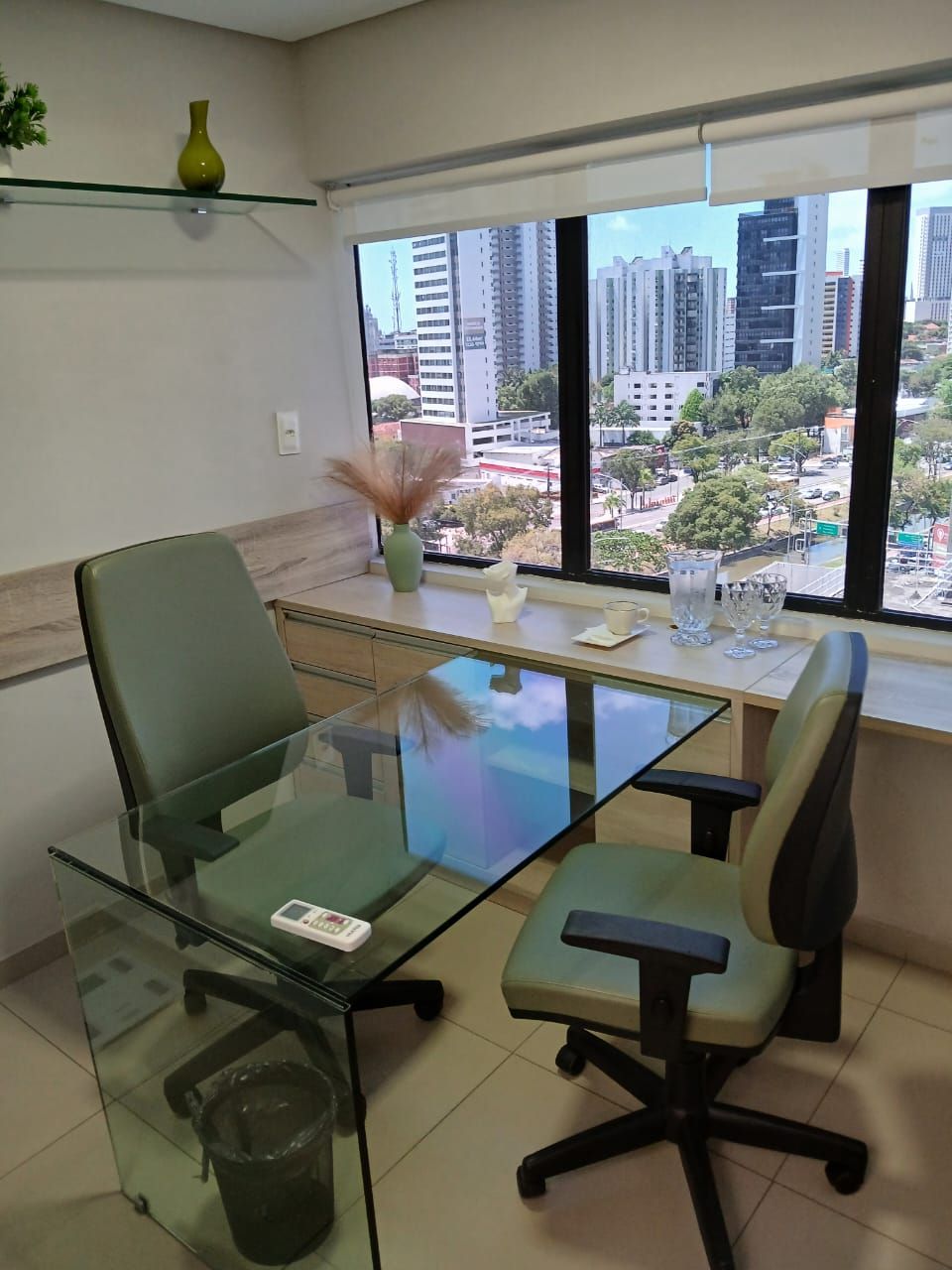 Foto de la sala Oficina privada para 2 puestos · 0 a 10 m² en Espinheiro, Recife (1/3)