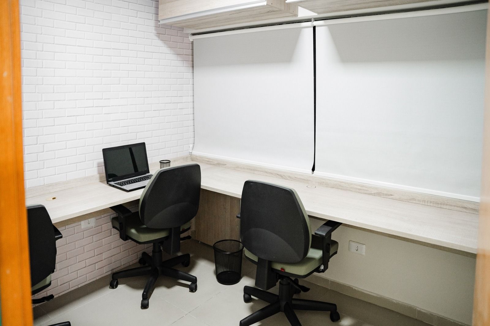 Foto de la sala Oficina privada para 3 puestos · 0 a 10 m² en Espinheiro, Recife (1/3)