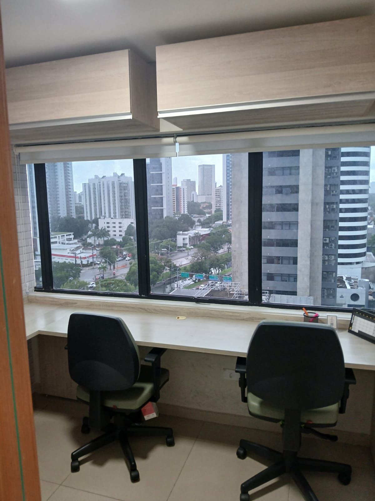 Foto de la sala Oficina privada para 3 puestos · 0 a 10 m² en Espinheiro, Recife (2/3)