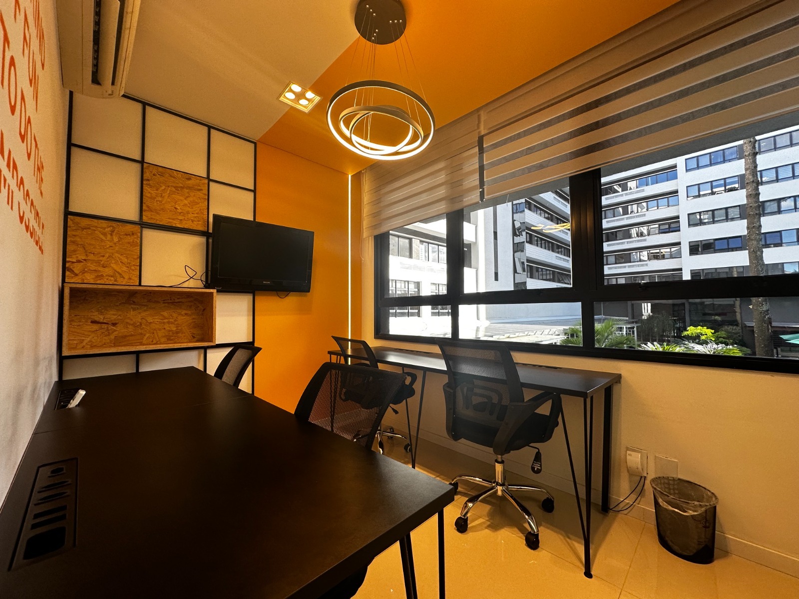 Foto da sala Escritório privativo para 4 posições · 0 a 10 m² em Ahú, Curitiba (2/3)