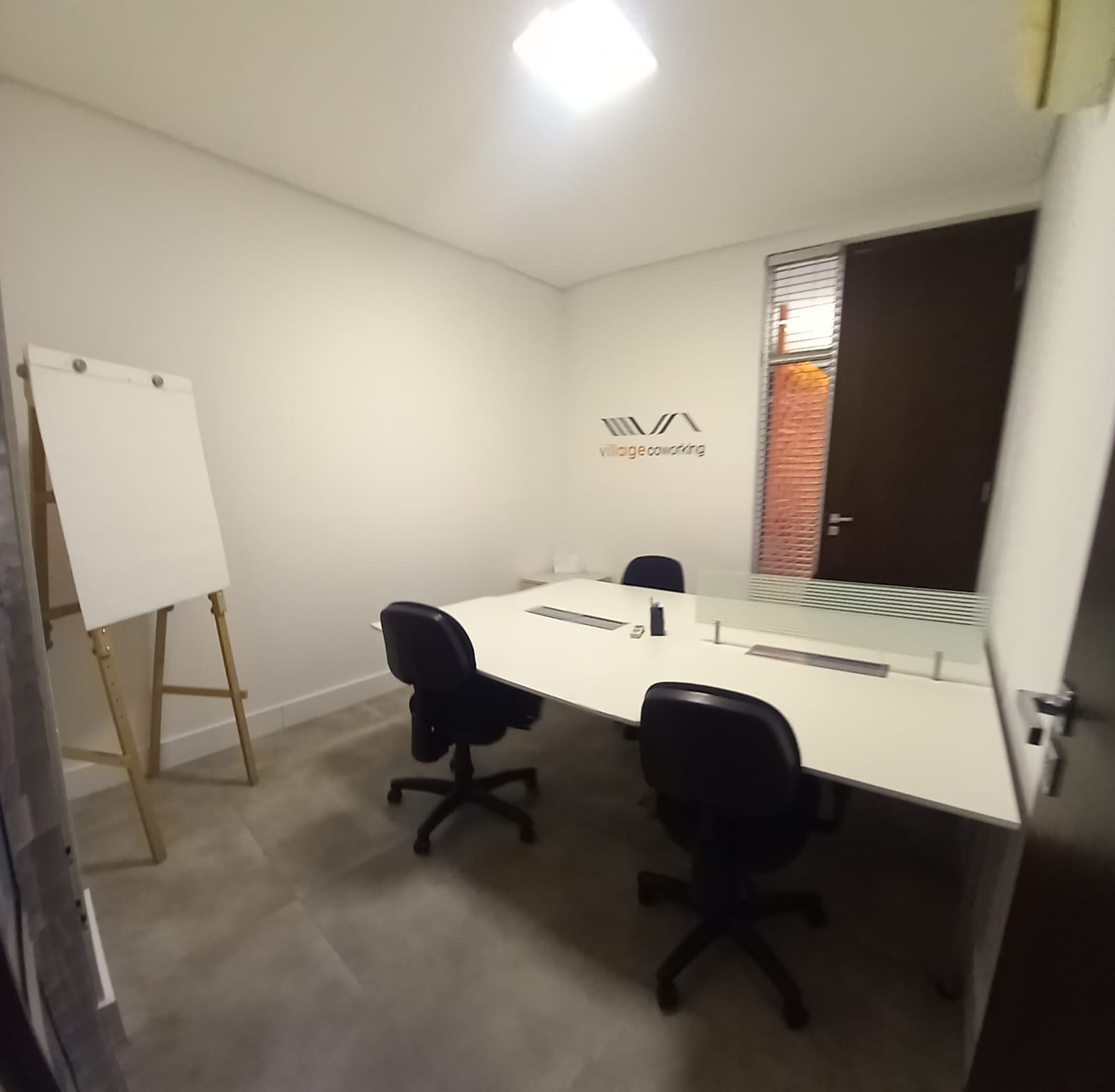Foto de la sala Oficina privada para 4 puestos · 0 a 10 m² en Nossa Senhora do Perpetuo Socorro, Pindamonhangaba (2/4)