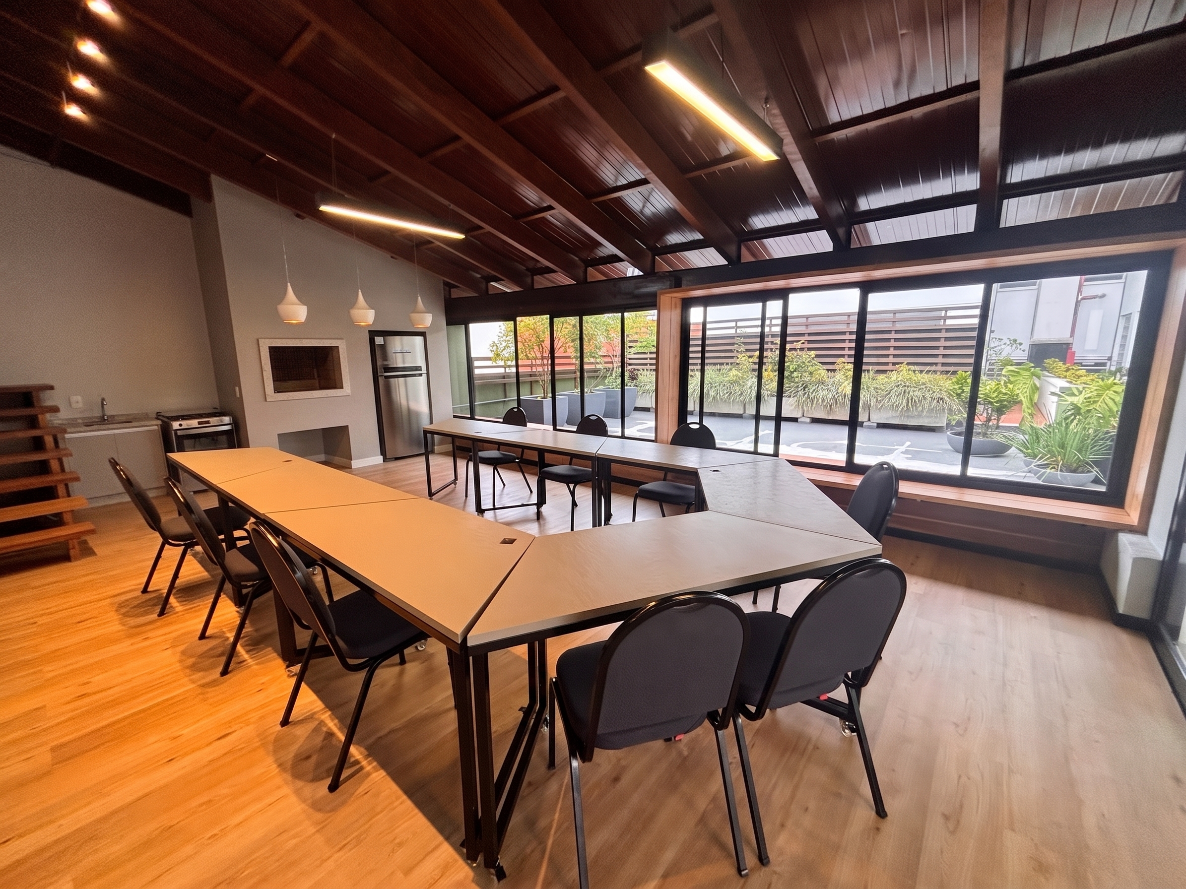 Foto da sala Espaço Havaí | 16| 20 U - RI — XYZ Coworking Joinville (2/13)
