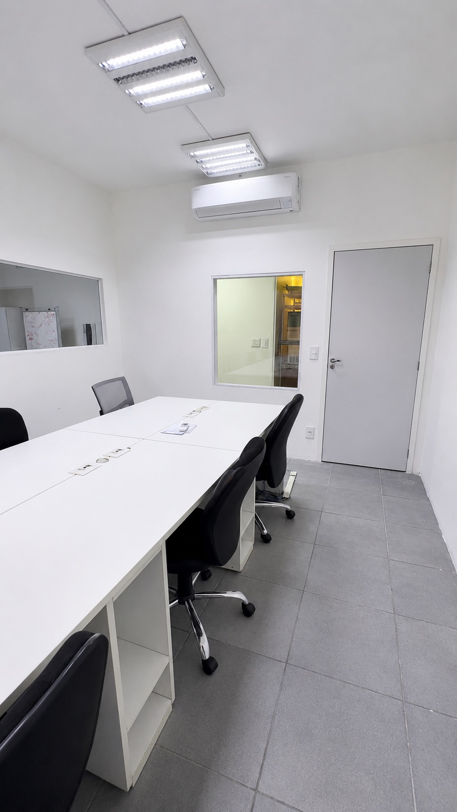 Foto da sala Escritório privativo para 6 posições · 10 a 20 m² em Cambuí, Campinas (2/5)