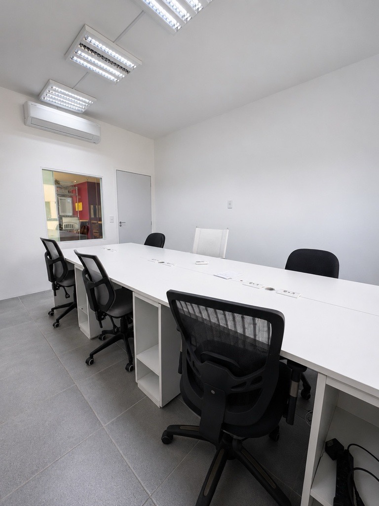 Foto da sala Escritório privativo para 6 posições · 10 a 20 m² em Cambuí, Campinas (3/5)
