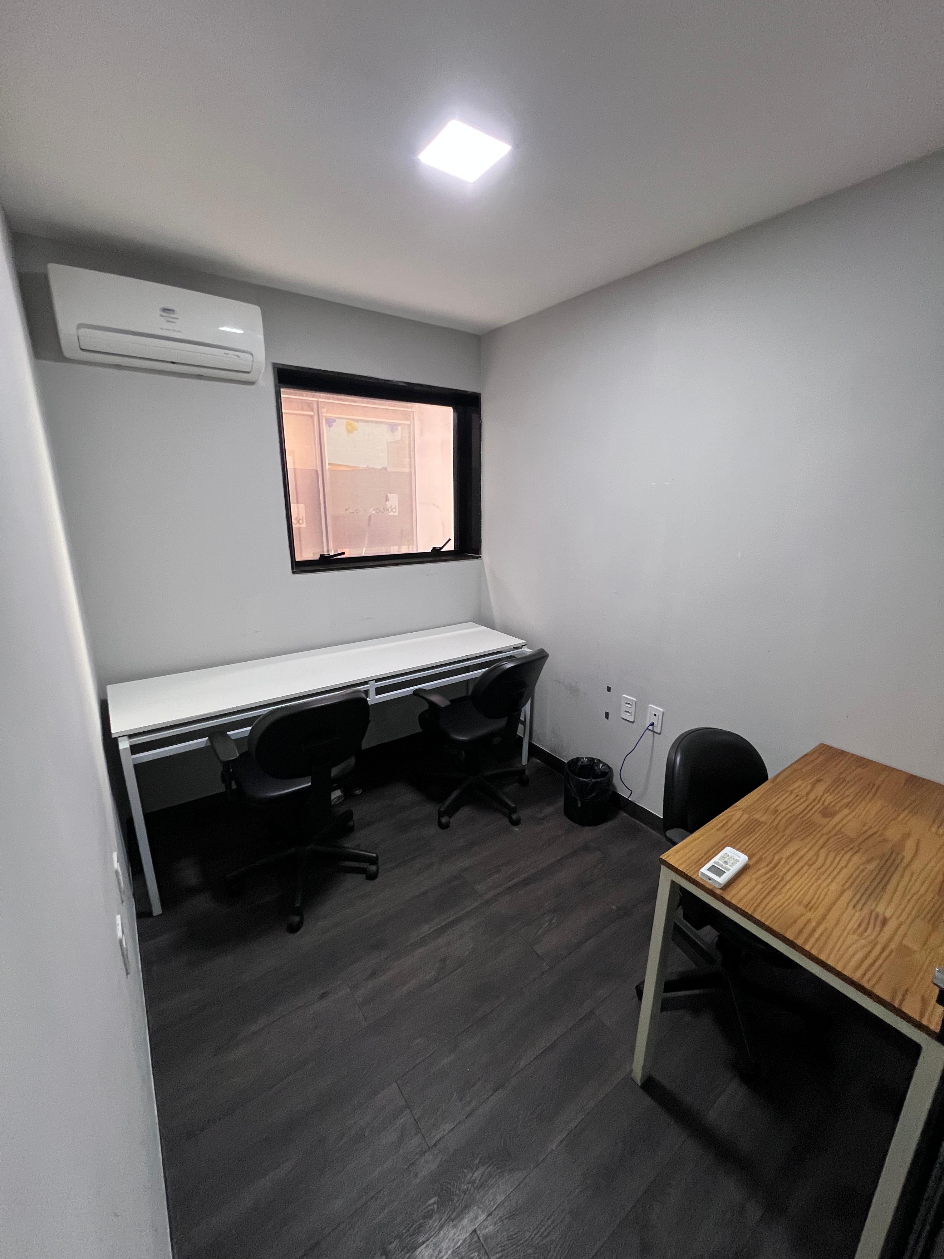 Foto de la sala Oficina privada para 3 puestos · 0 a 10 m² en Nazaré, Belém (1/3)