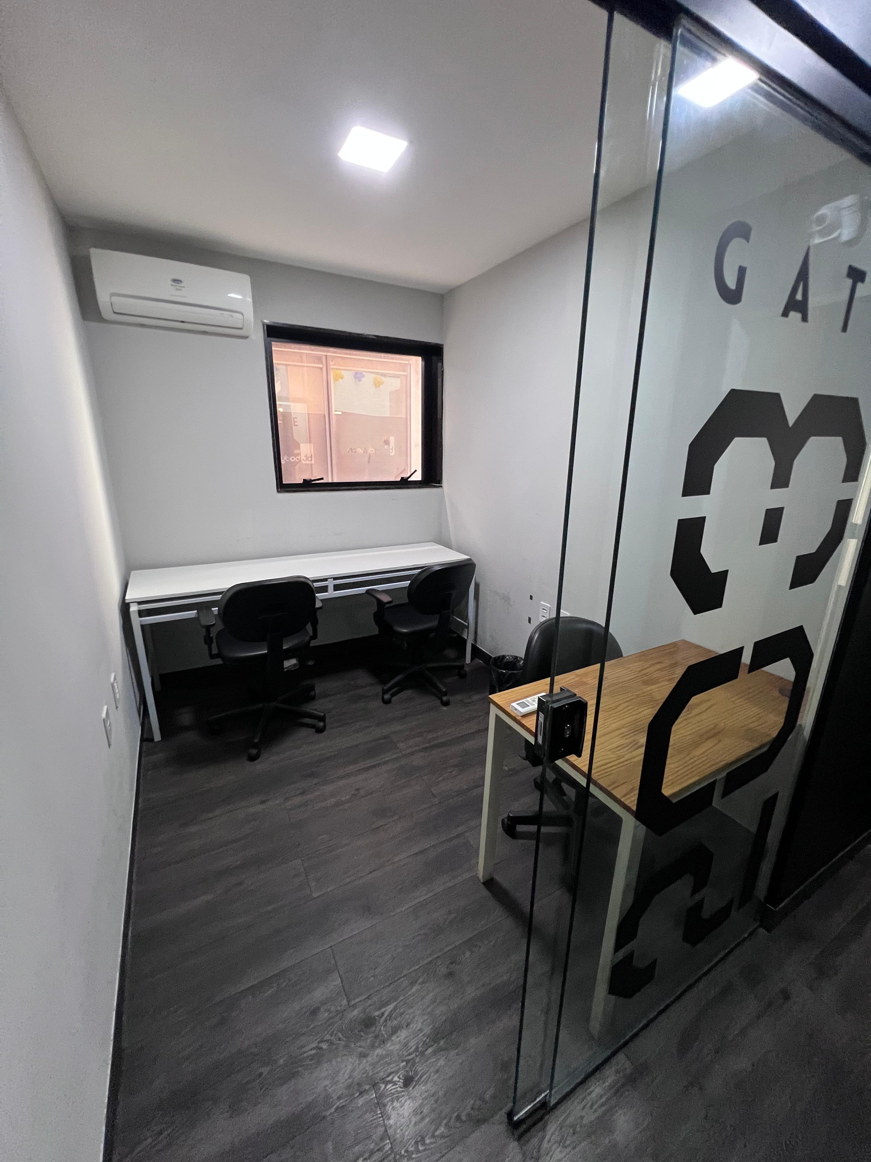 Foto de la sala Oficina privada para 3 puestos · 0 a 10 m² en Nazaré, Belém (3/3)