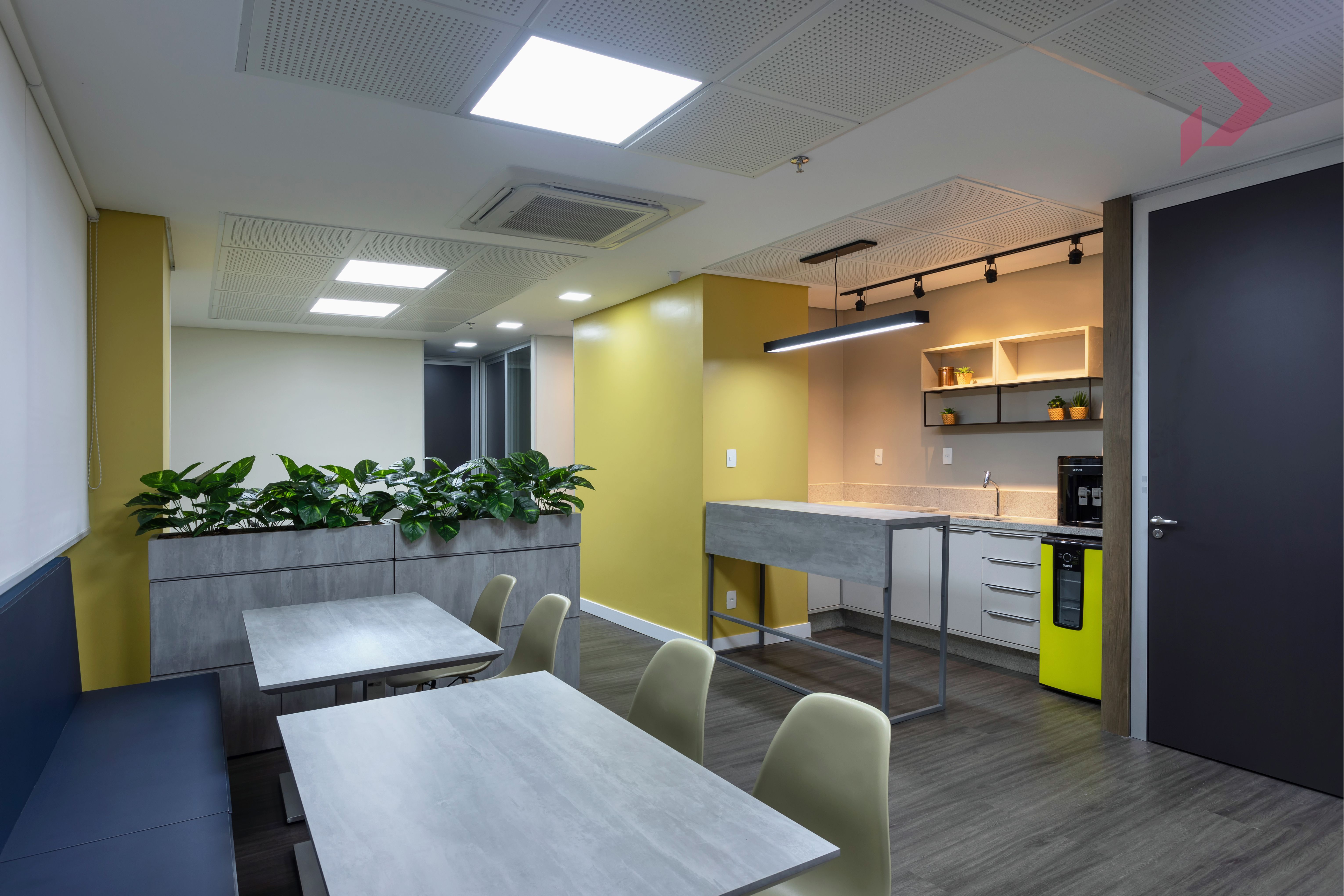 Foto de la sala Oficina privada para 5 puestos · 0 a 10 m² en Caminho das Árvores, Salvador (3/4)