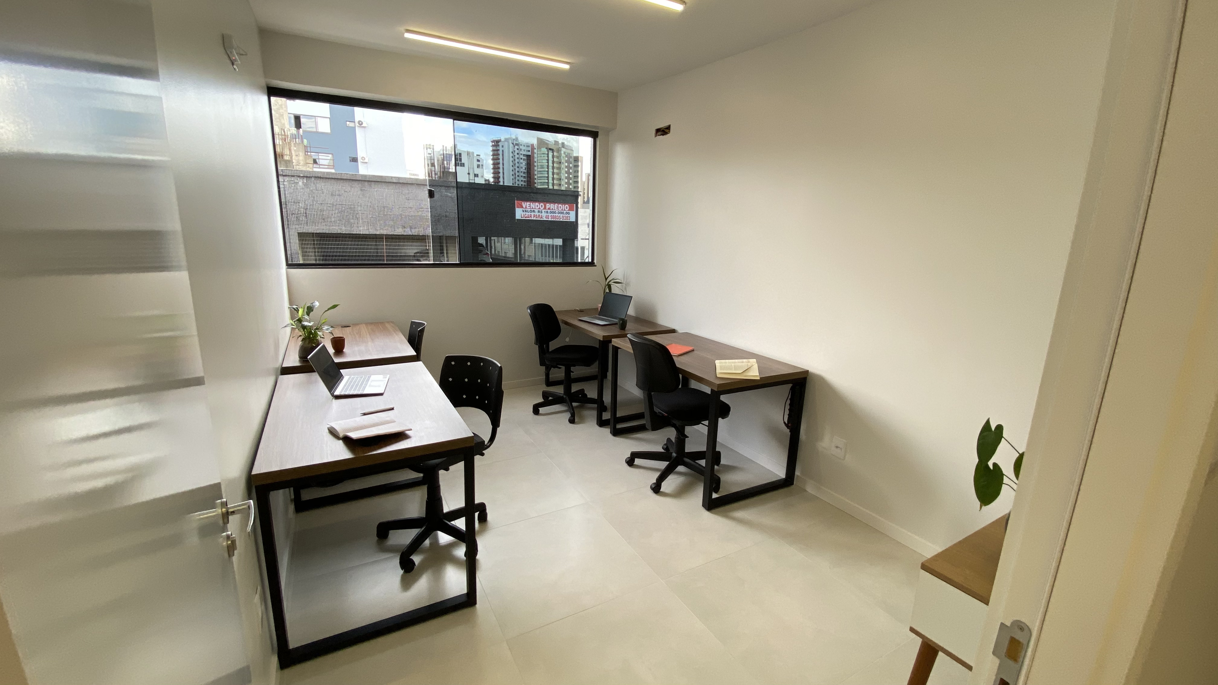Foto da sala Escritório privativo para 5 posições · 10 a 20 m² em Centro, Pato Branco (1/3)