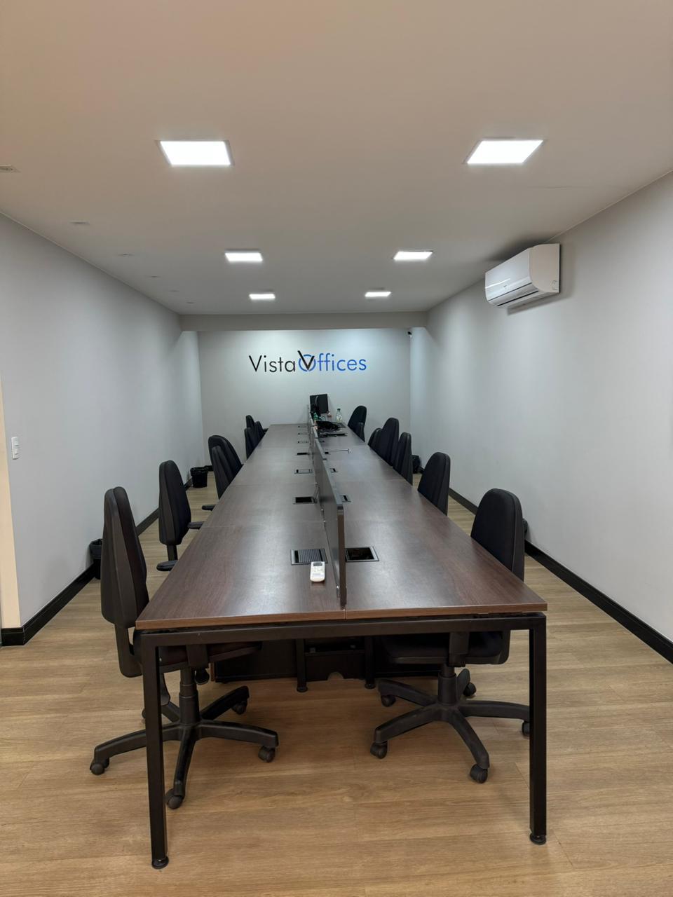 Foto de la sala Oficina privada para 16 puestos · 40 a 50 m² en Águas Claras, Brasília (1/3)