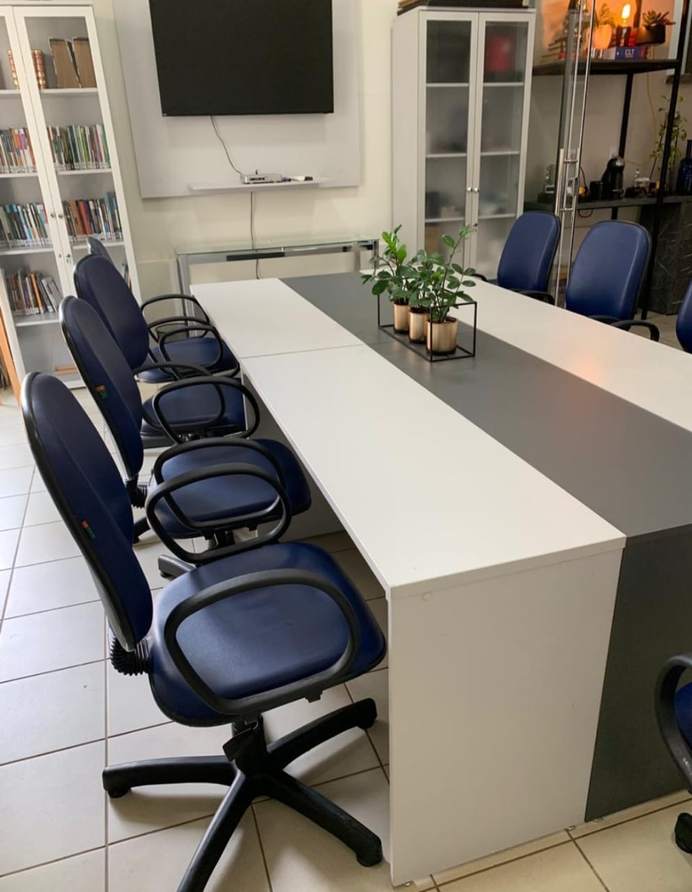 Foto da sala Escritório privativo para 12 posições · 30 a 40 m² em Vila Aurora I, Rondonópolis (1/3)
