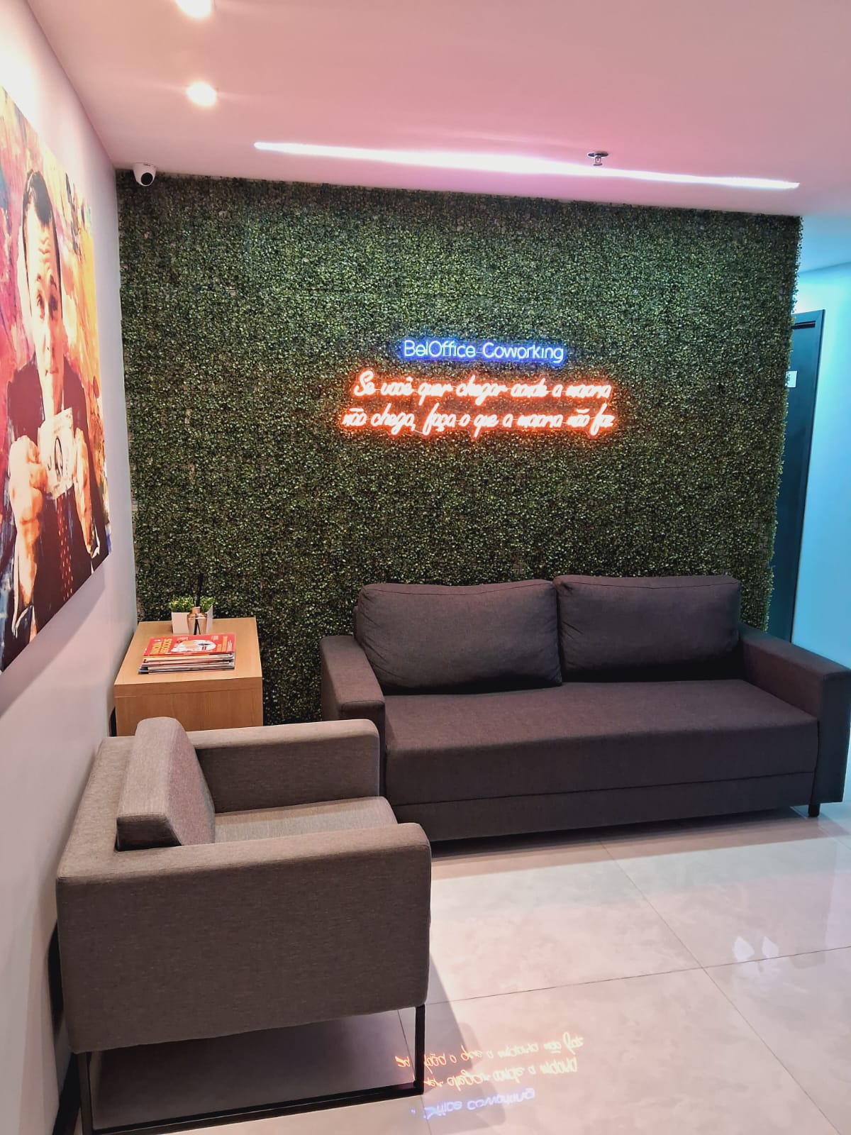 Foto de la sala Oficina privada para 3 puestos · 0 a 10 m² en Parque Verde, Belém (2/4)