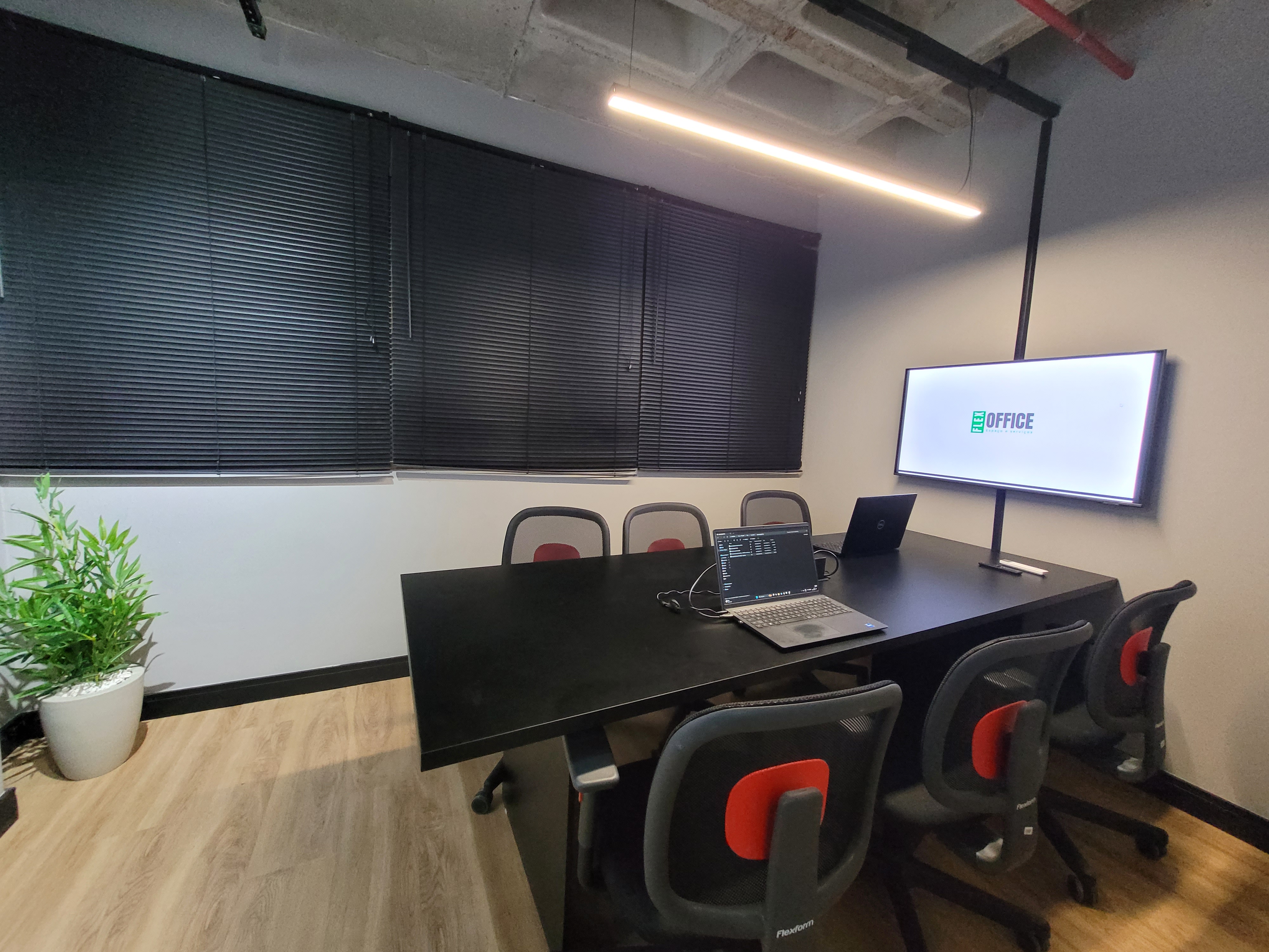 Foto da sala Sala de Reunião — Flex Office (3/13)