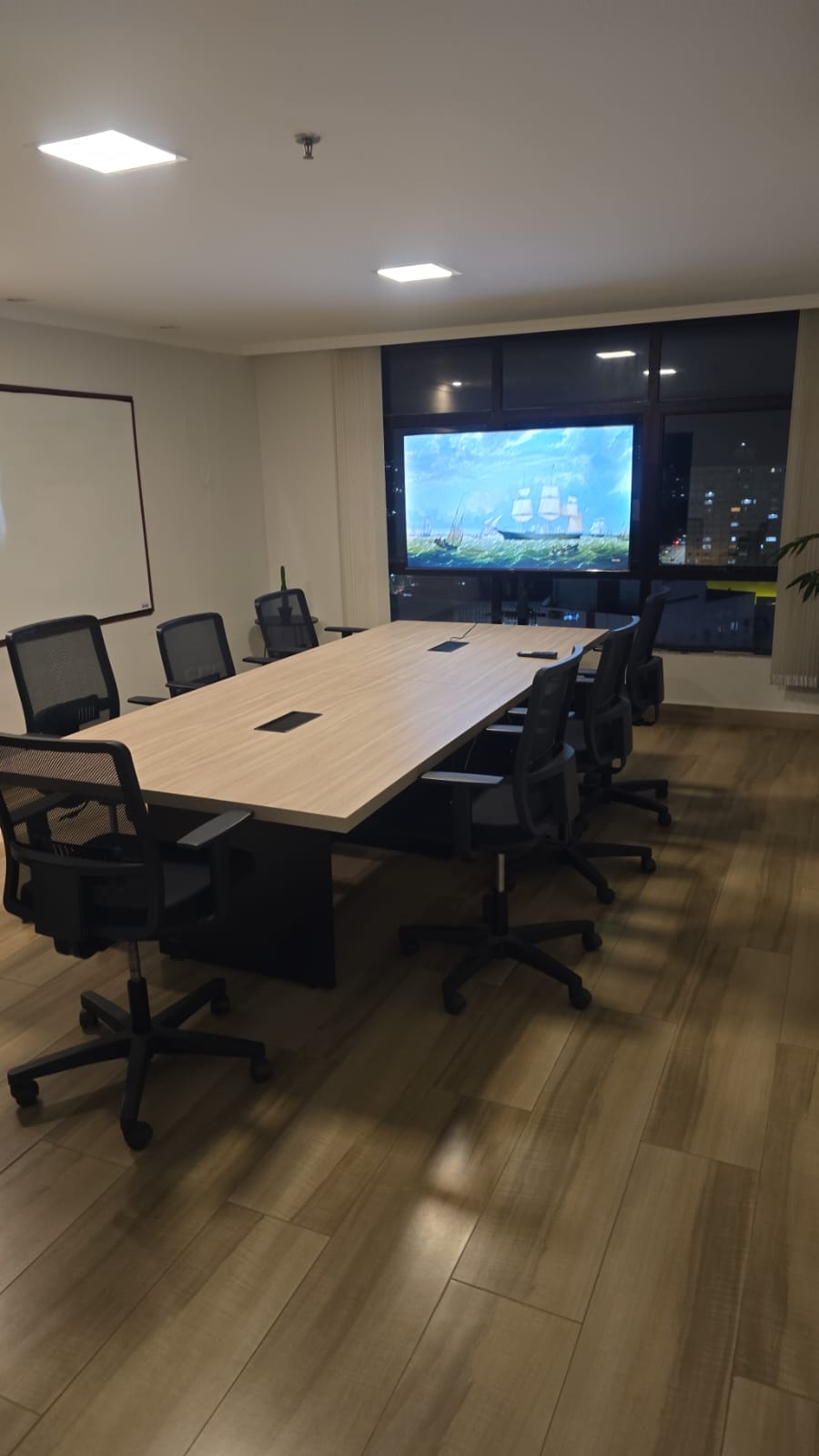 Foto de la sala Sala de Reunião Master — TECH TOWER COWORKING (2/10)