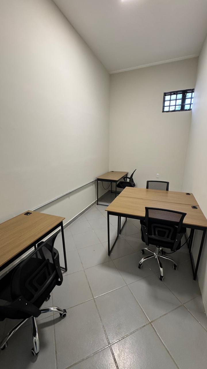 Foto de la sala Oficina privada para 4 puestos · 10 a 20 m² en Jardim Florido, Canaã dos Carajás (2/3)