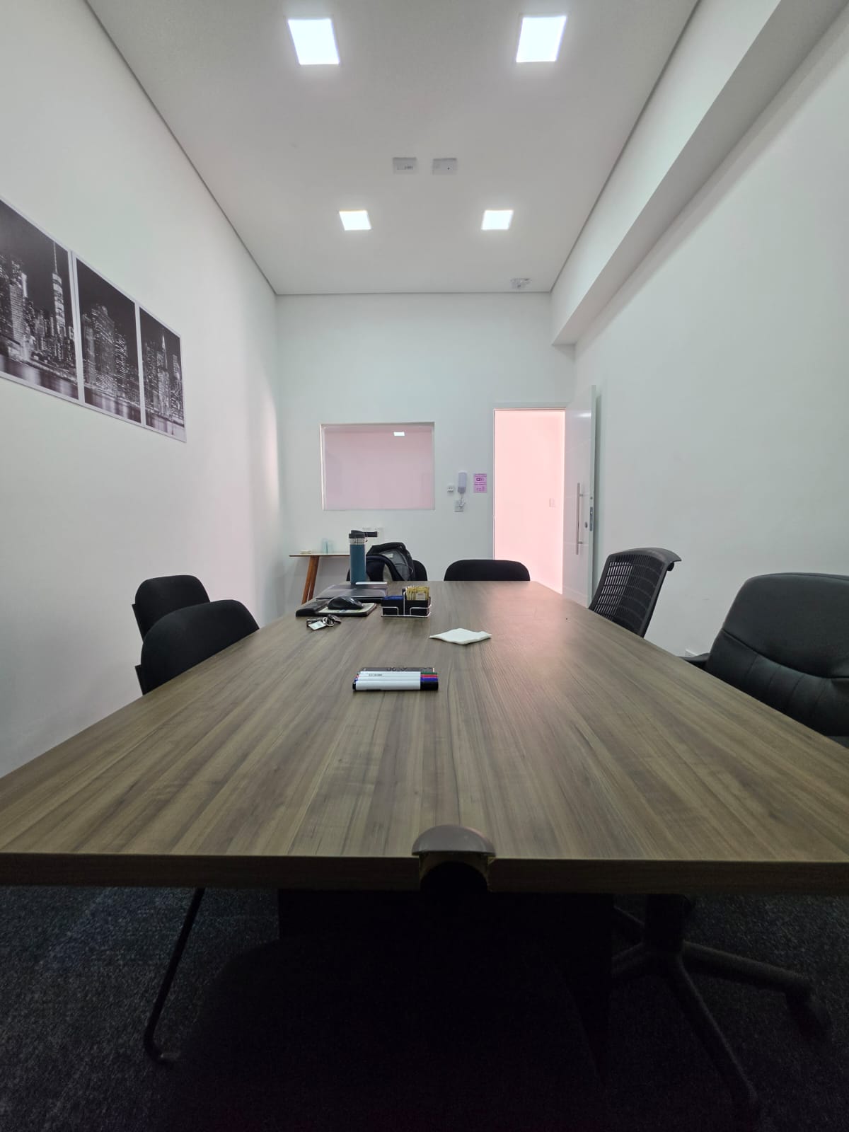 Foto de la sala Sala de Reunião — Raiz Coworking Interlagos (3/11)