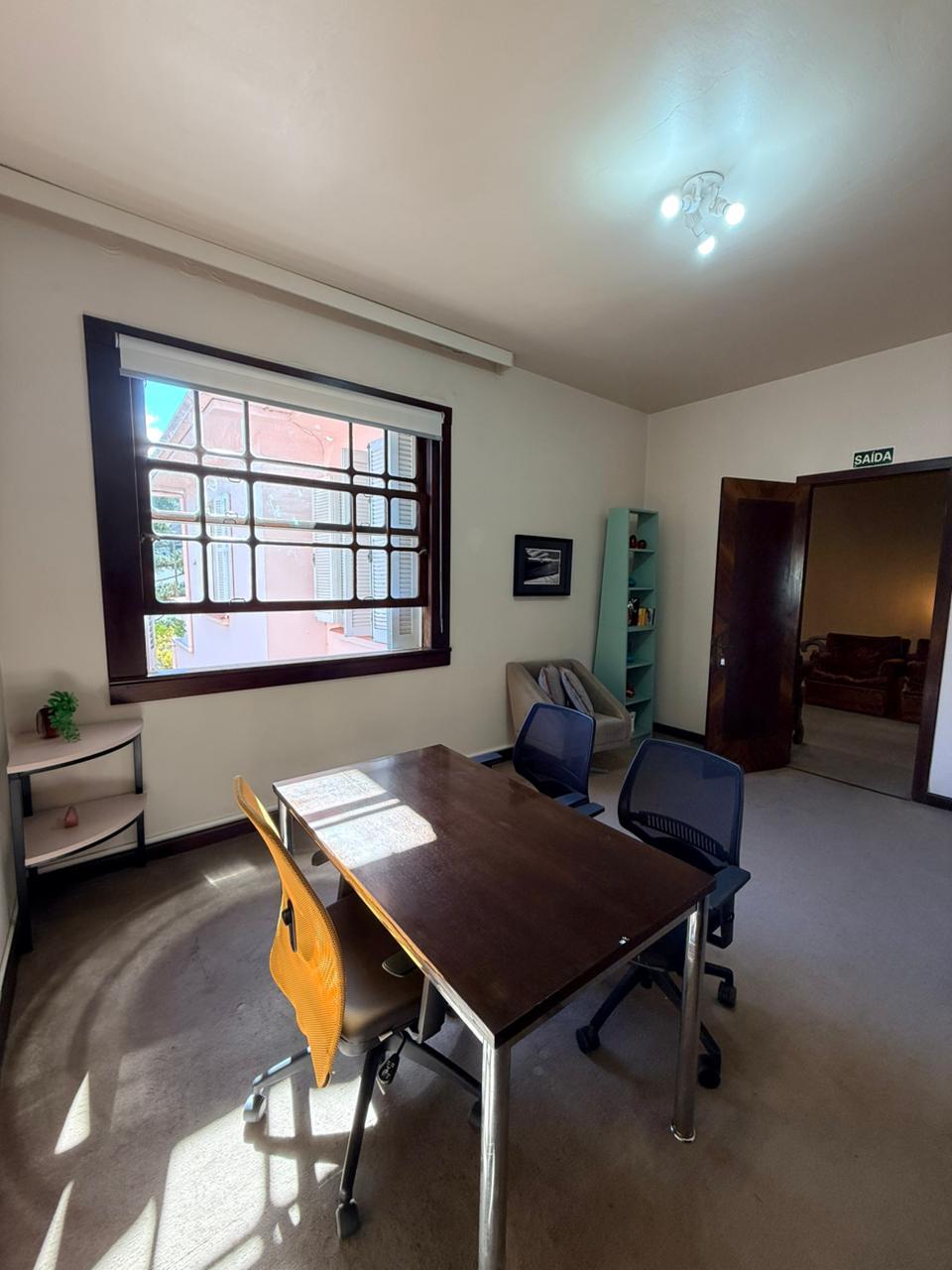 Foto da sala Escritório privativo para 3 posições · 10 a 20 m² em Centro, Caxias do Sul (1/4)