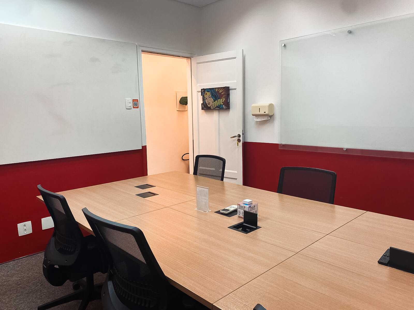 Foto da sala Escritório privativo para 6 posições · 10 a 20 m² em Pinheiros, São Paulo (2/3)