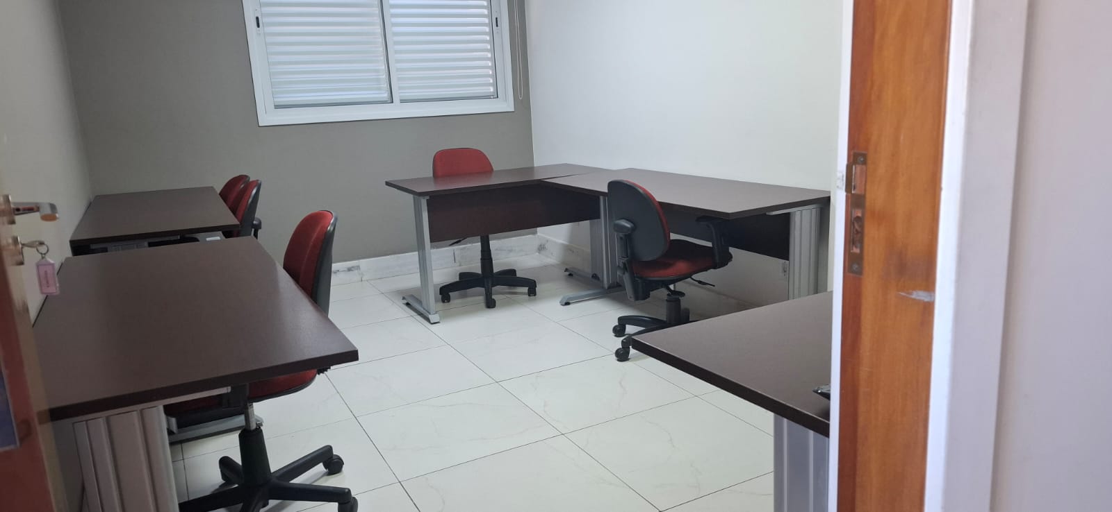 Photo of the room Private office for 4 seats · 10 to 20 m² in Mata da Praia, Vitória (4/4)