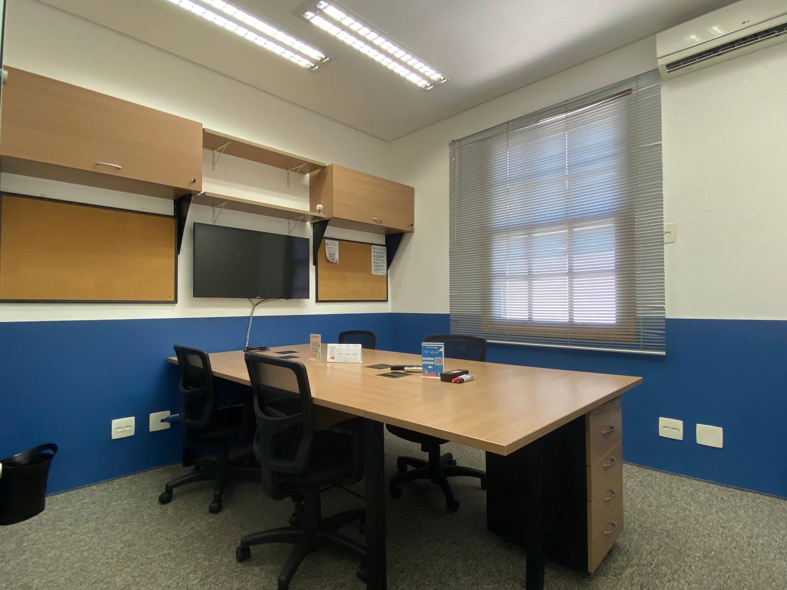 Foto da sala Escritório privativo para 5 posições · 10 a 20 m² em Pinheiros, São Paulo (1/3)