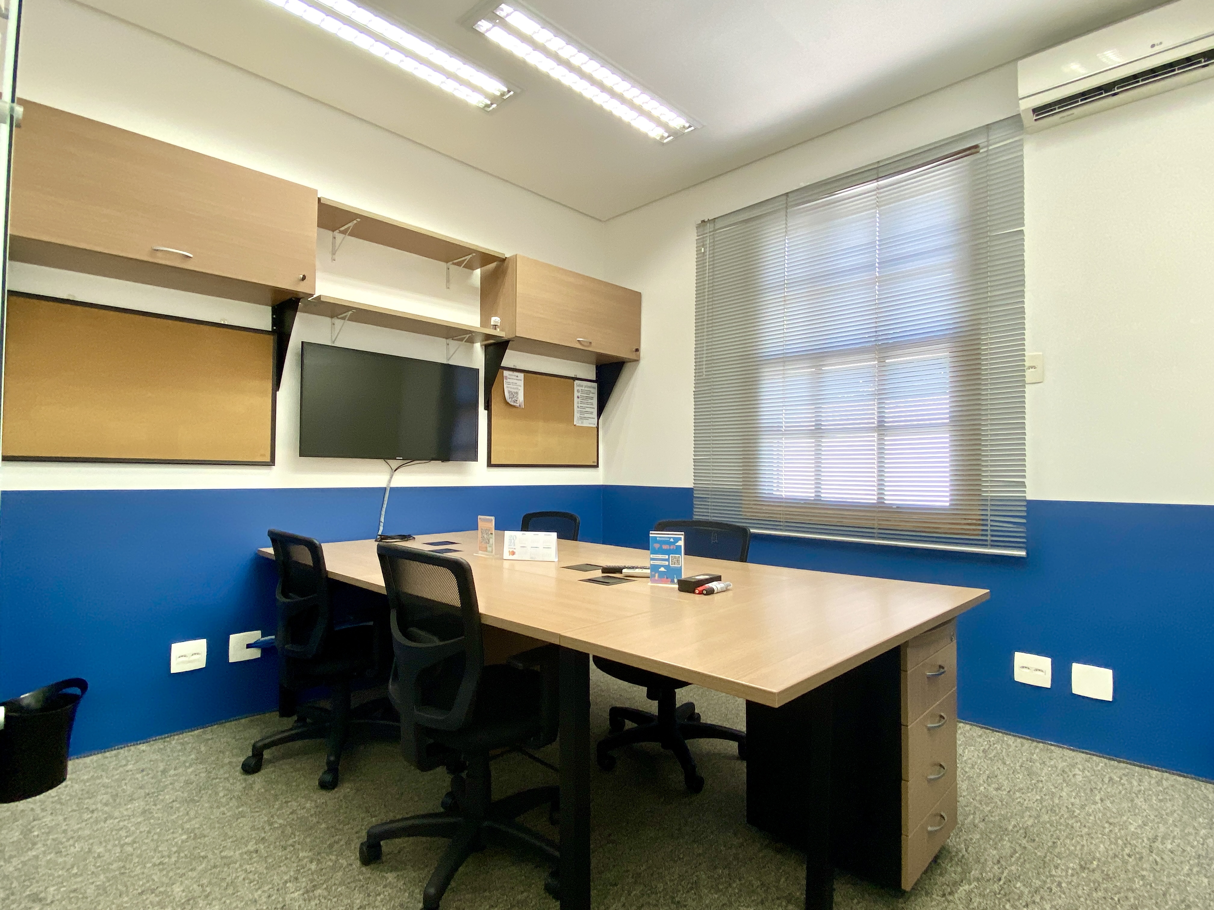 Foto da sala Escritório privativo para 5 posições · 10 a 20 m² em Pinheiros, São Paulo (3/3)