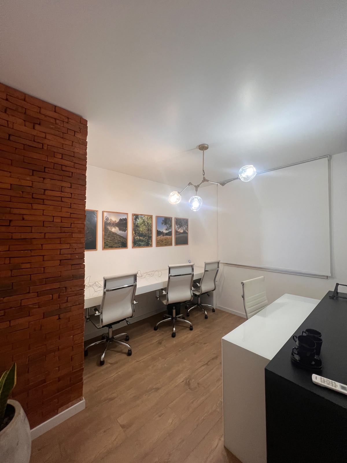 Foto da sala Escritório privativo para 4 posições · 10 a 20 m² em Centro, Santa Maria (2/3)