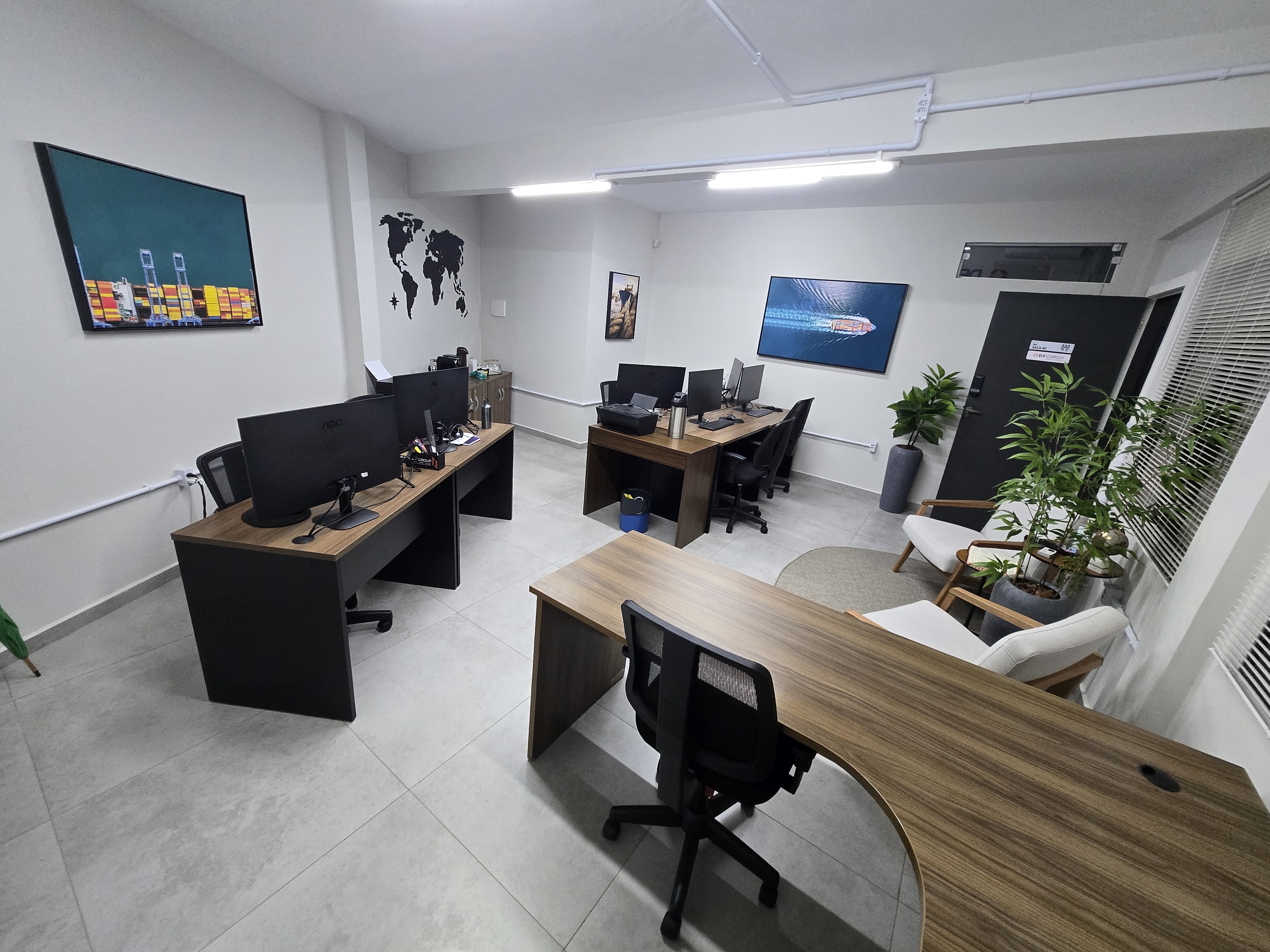 Foto de la sala Oficina privada para 12 puestos · 20 a 30 m² en São Judas, Itajaí (2/3)