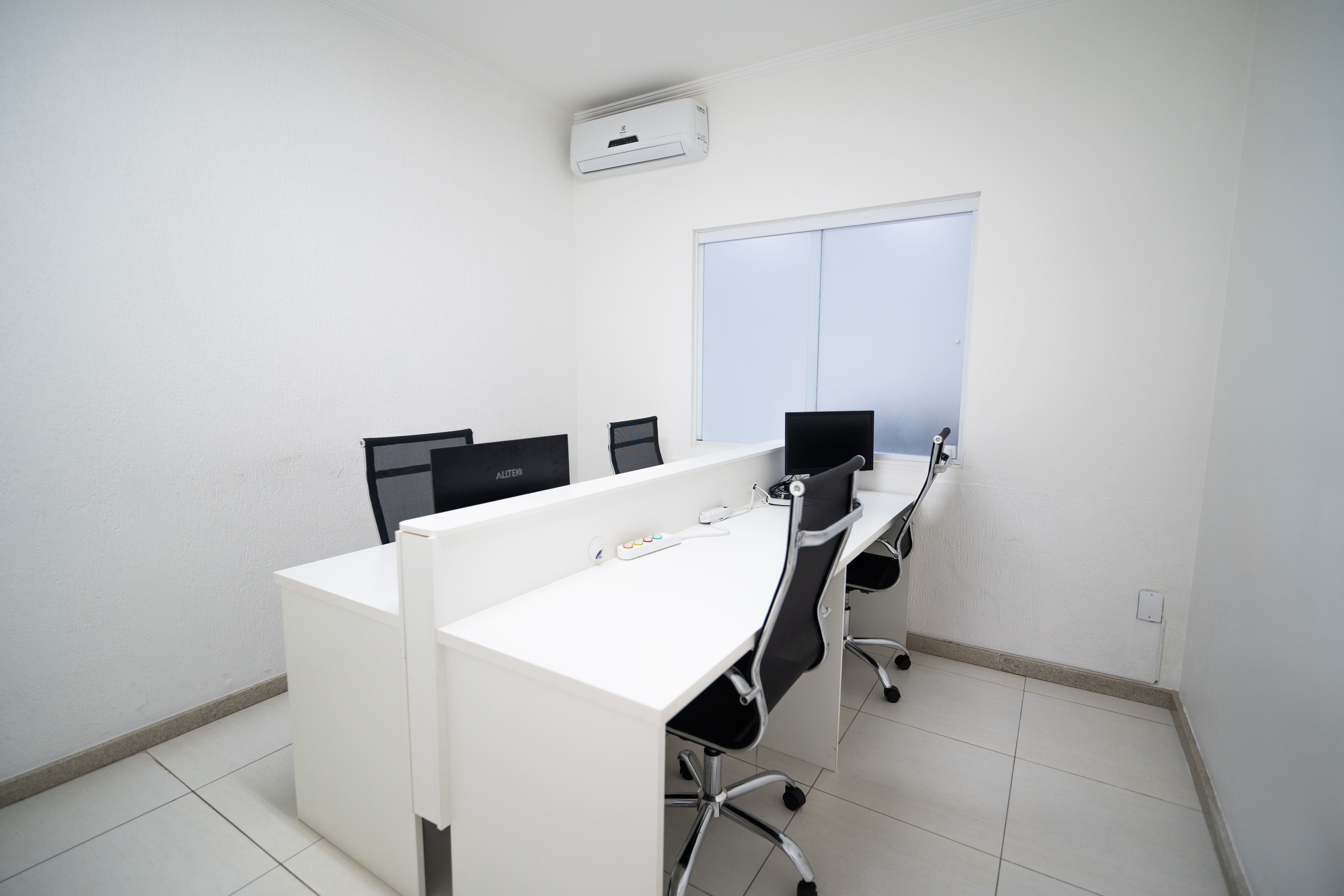 Foto de la sala Oficina privada para 4 puestos · 0 a 10 m² en Vila Garcia, Jundiaí (3/3)