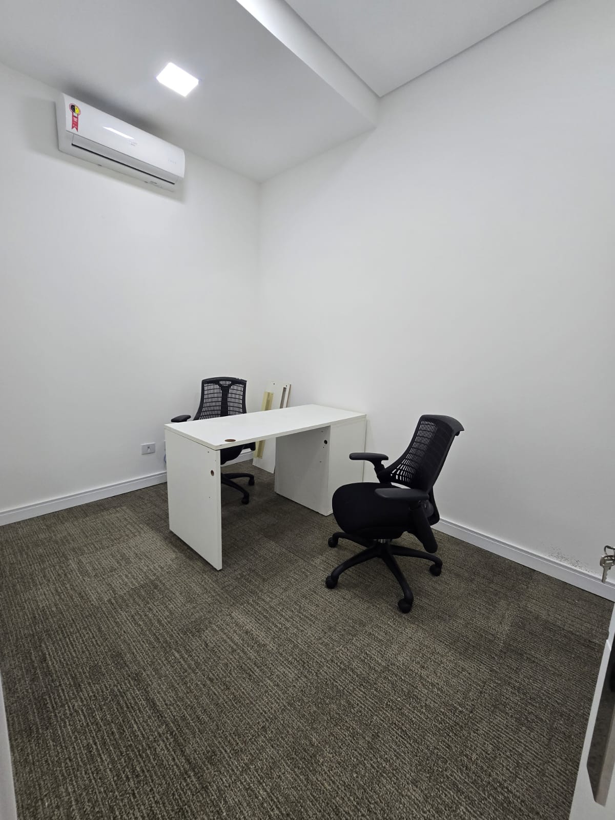 Foto da sala Escritório privativo para 4 posições · 0 a 10 m² em Vila São Pedro, São Paulo (1/3)