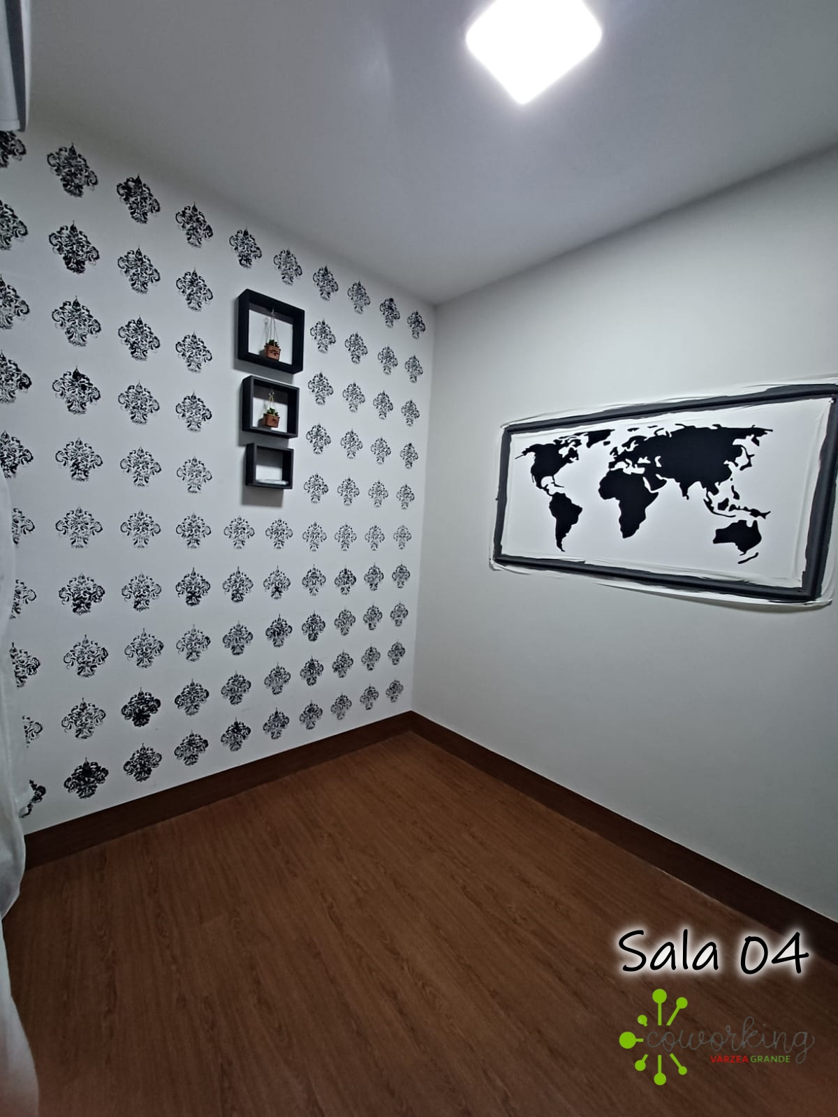 Foto da sala Escritório privativo para 2 posições · 0 a 10 m² em Centro-Norte, Várzea Grande (2/3)