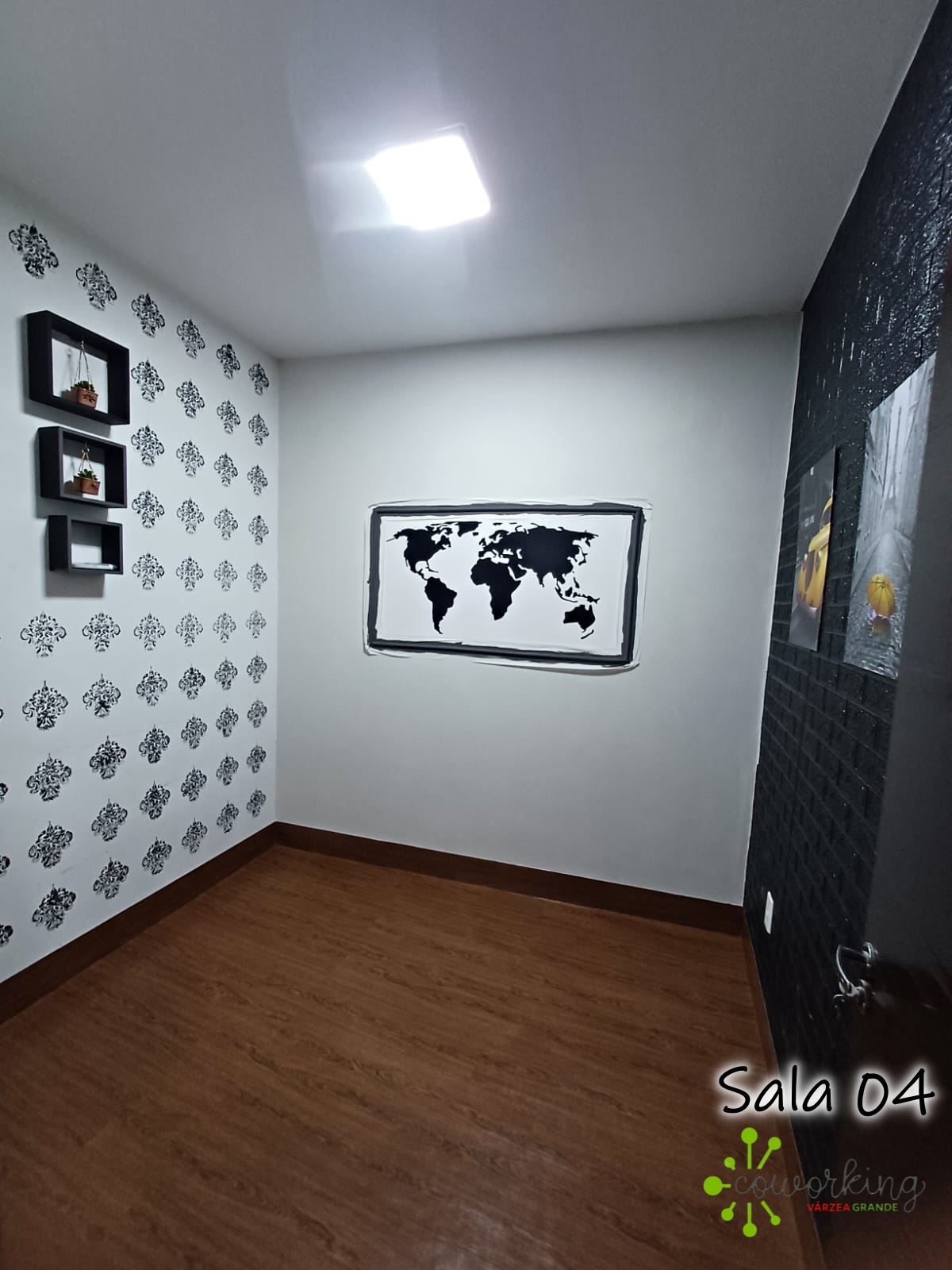 Foto da sala Escritório privativo para 2 posições · 0 a 10 m² em Centro-Norte, Várzea Grande (3/3)
