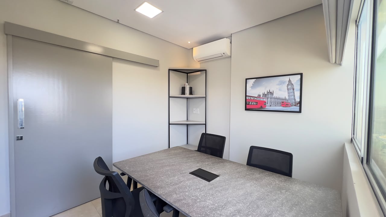 Foto de la sala Oficina privada para 4 puestos · 0 a 10 m² en Jardim Mariana, Cuiabá (2/3)