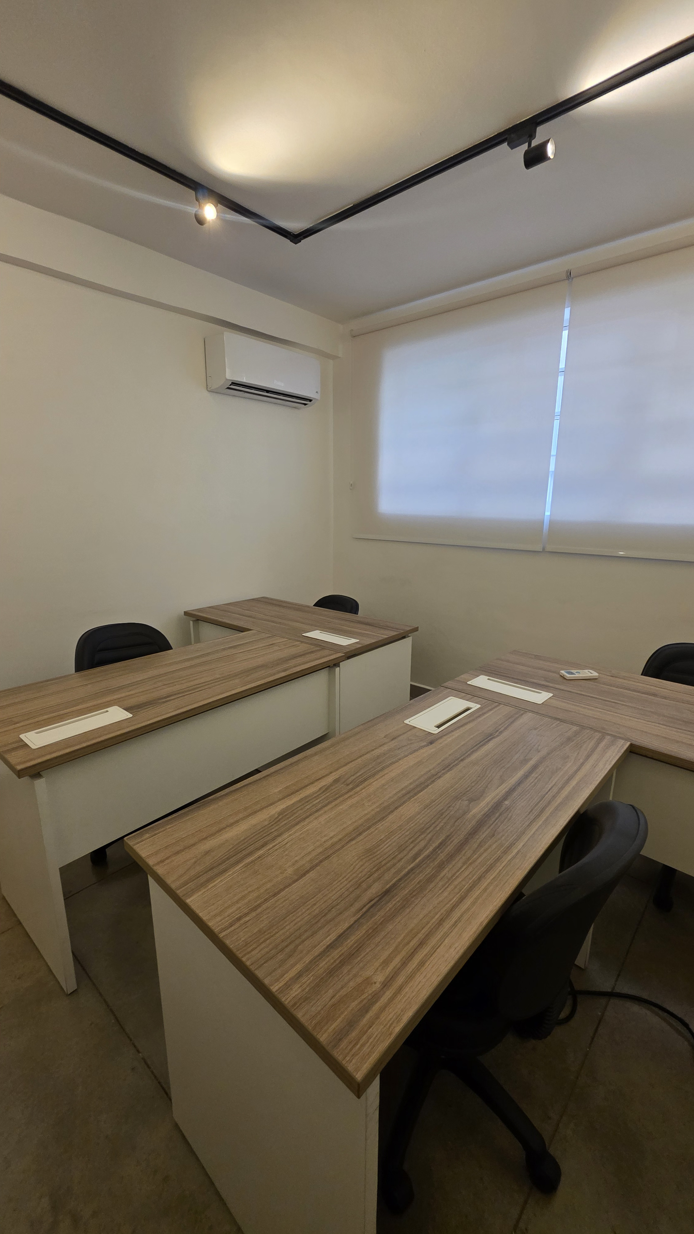 Foto da sala Escritório privativo para 6 posições · 10 a 20 m² em St. Oeste, Goiânia (2/4)