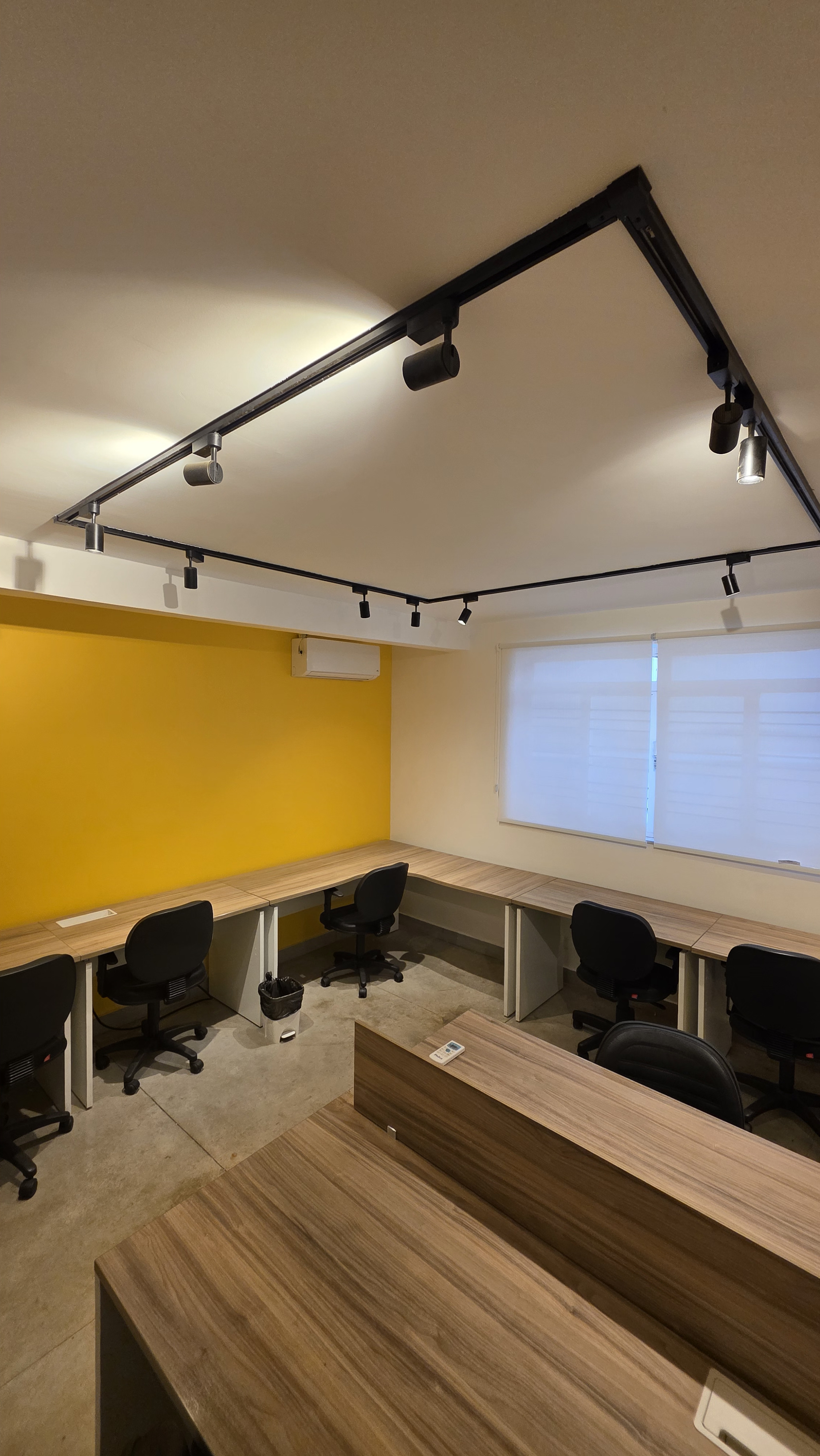 Foto de la sala Oficina privada para 7 puestos · 20 a 30 m² en St. Oeste, Goiânia (2/4)
