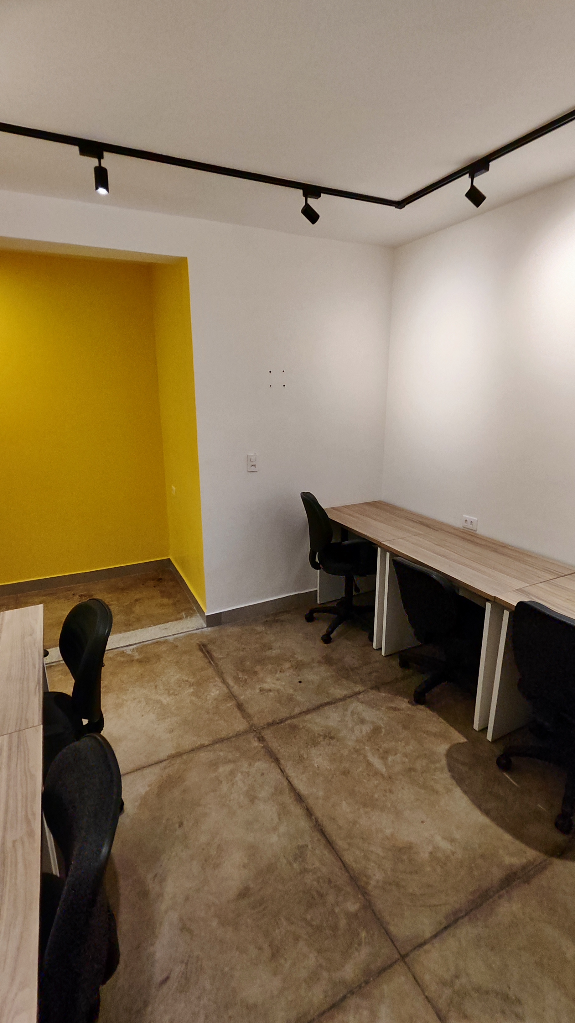 Foto da sala Escritório privativo para 13 posições · 20 a 30 m² em St. Oeste, Goiânia (5/5)