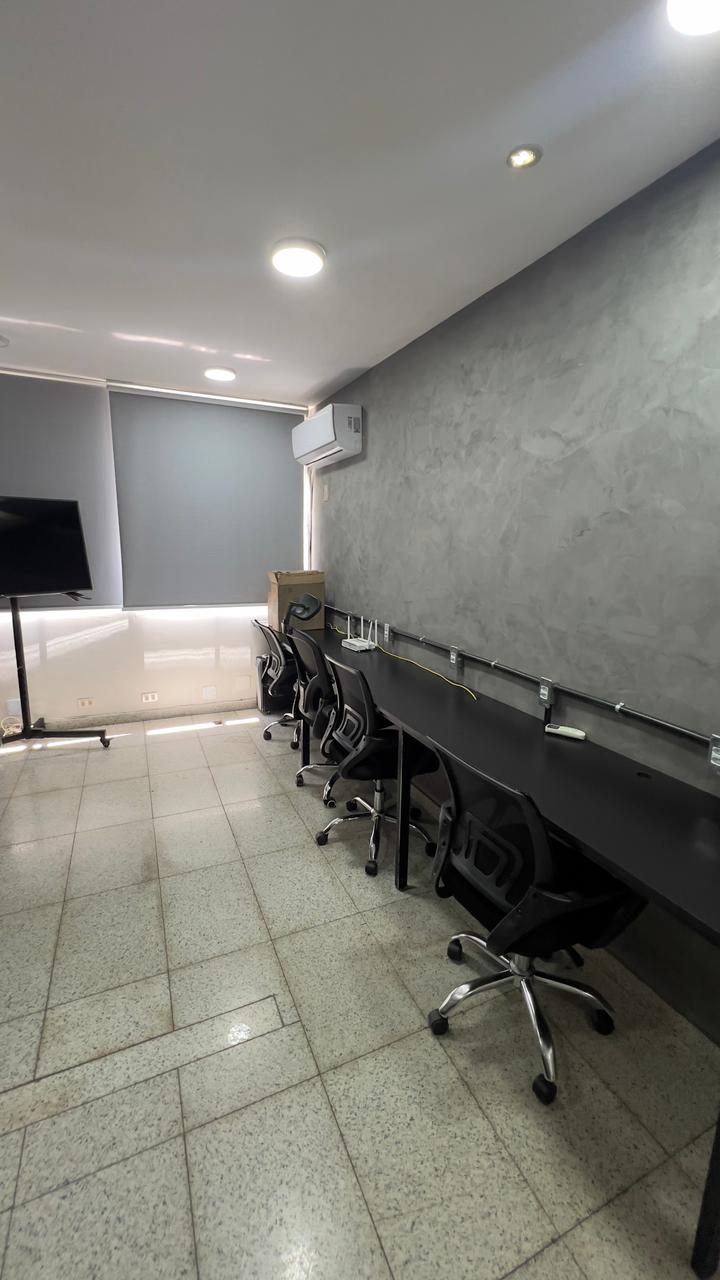 Foto da sala Escritório privativo para 12 posições · 20 a 30 m² em Badu, Niterói (2/2)