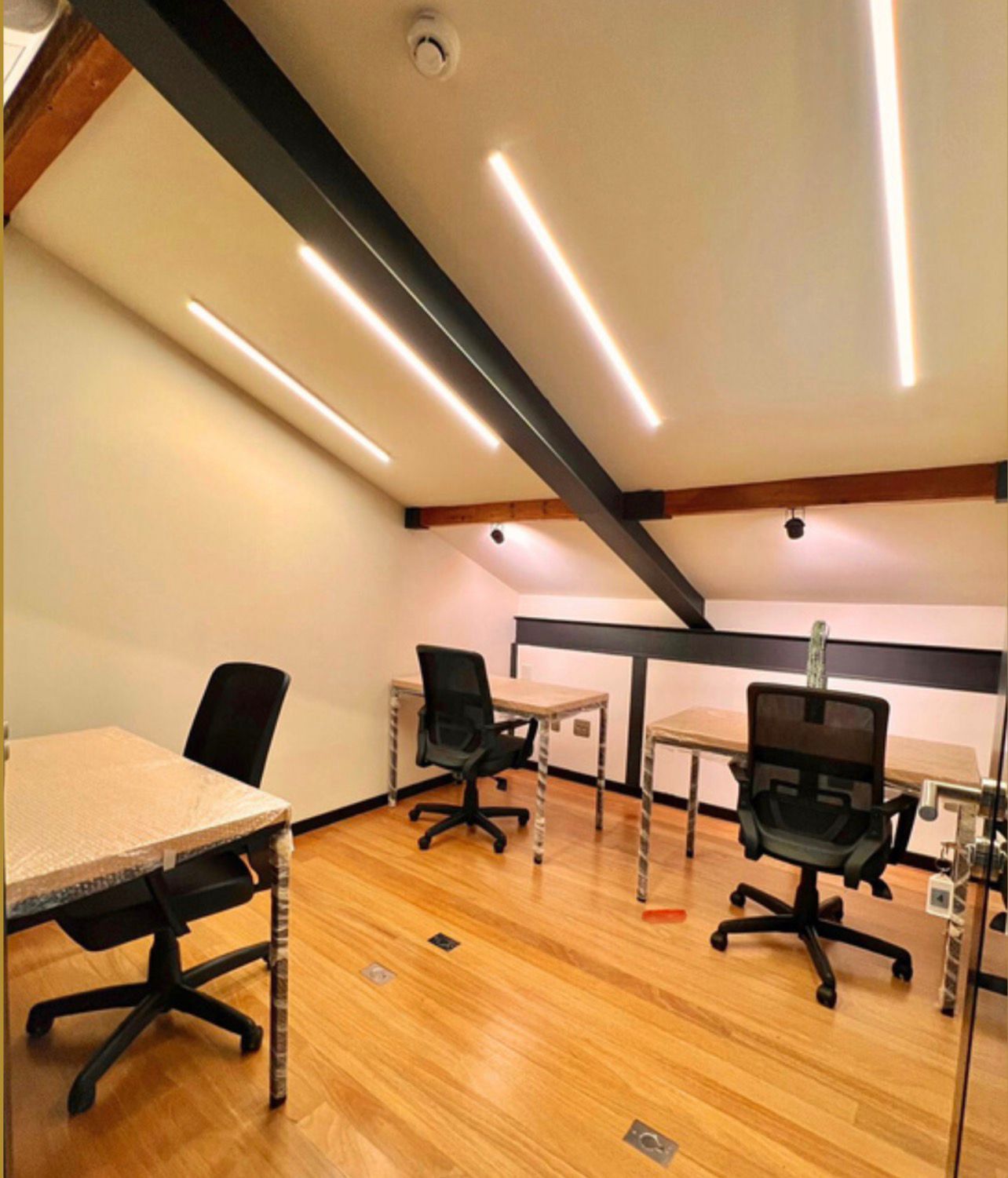 Foto da sala Escritório privativo para 3 posições · 10 a 20 m² em Moinhos de Vento, Porto Alegre (3/4)
